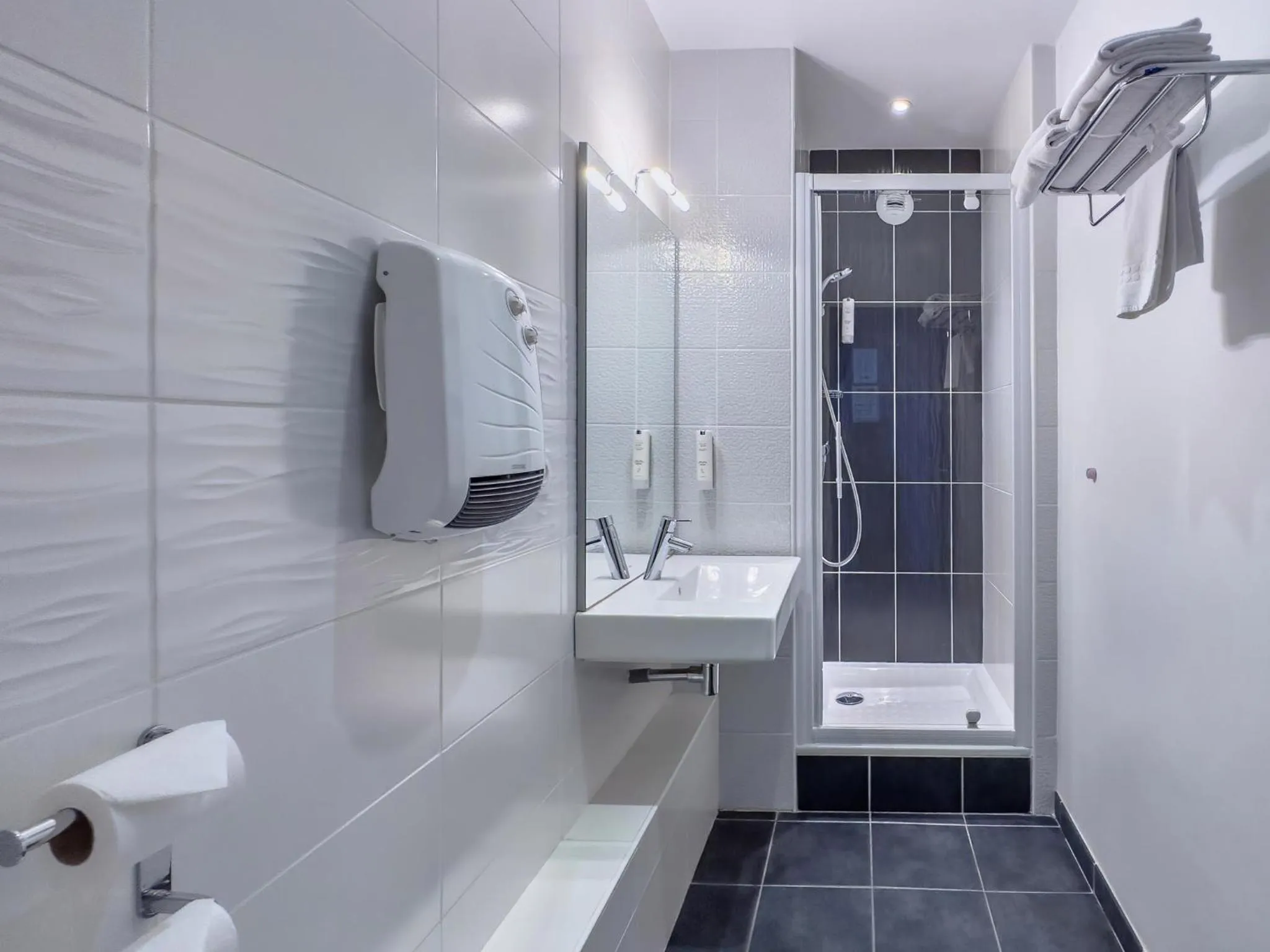 Bathroom in Hotel De La Gare