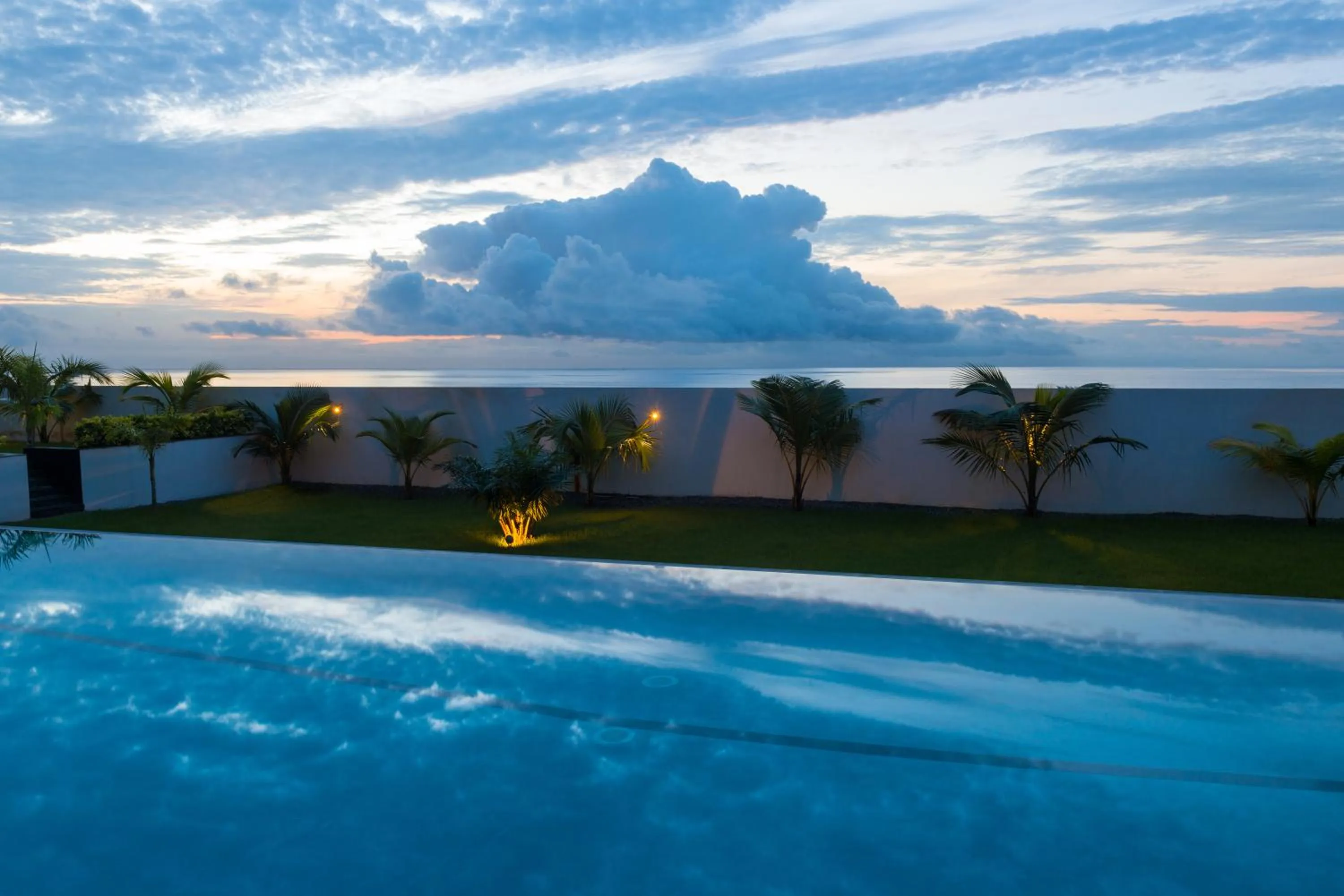 Swimming pool in ONOMO Hotel Conakry