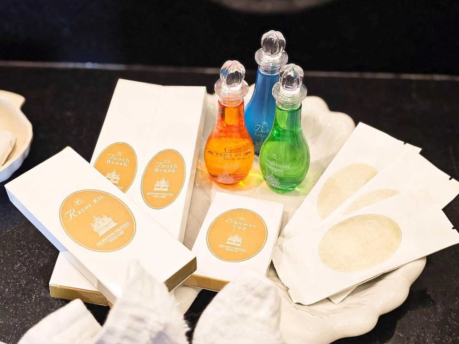 Bathroom in Montien Riverside Hotel Bangkok