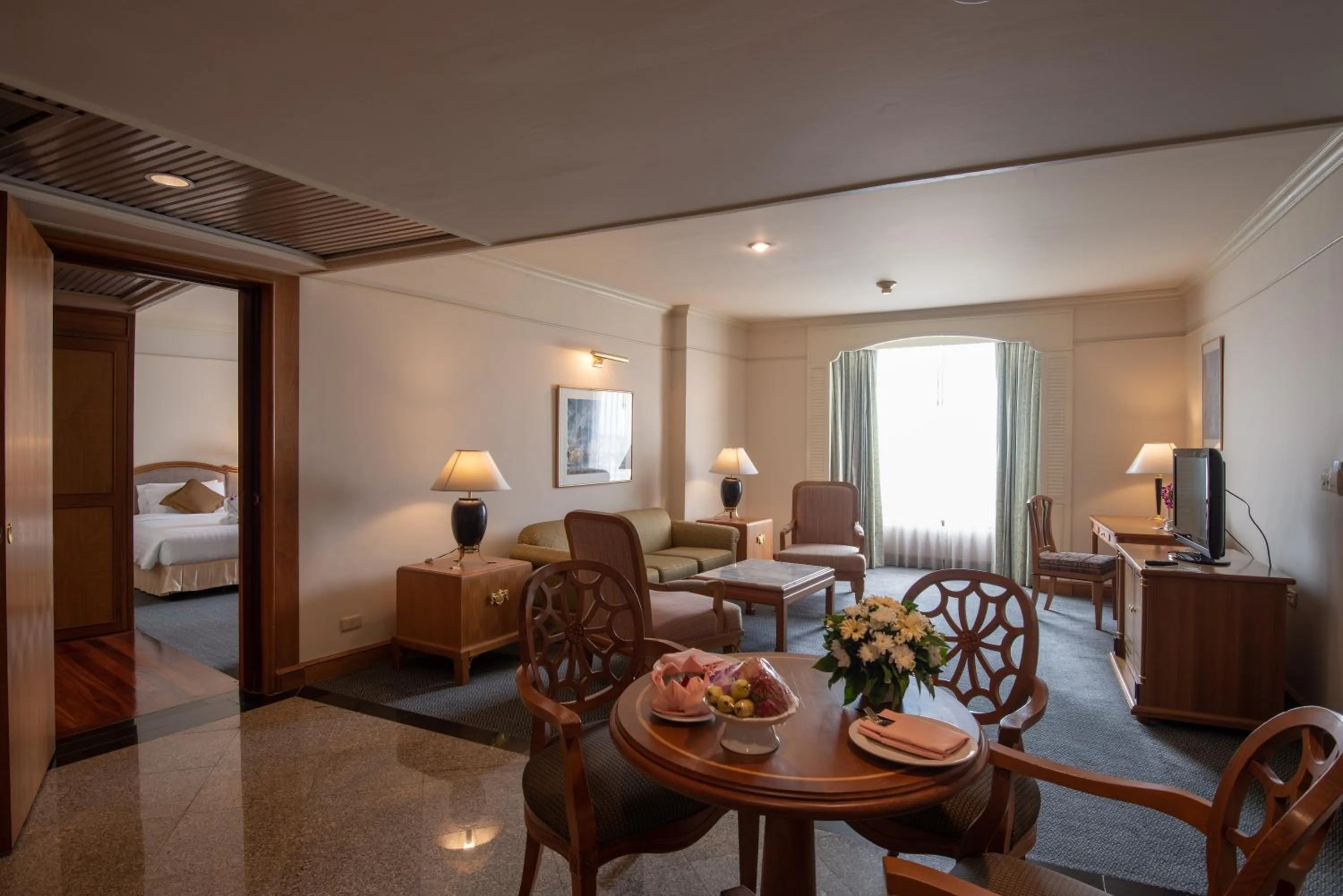 Living room in Montien Riverside Hotel Bangkok