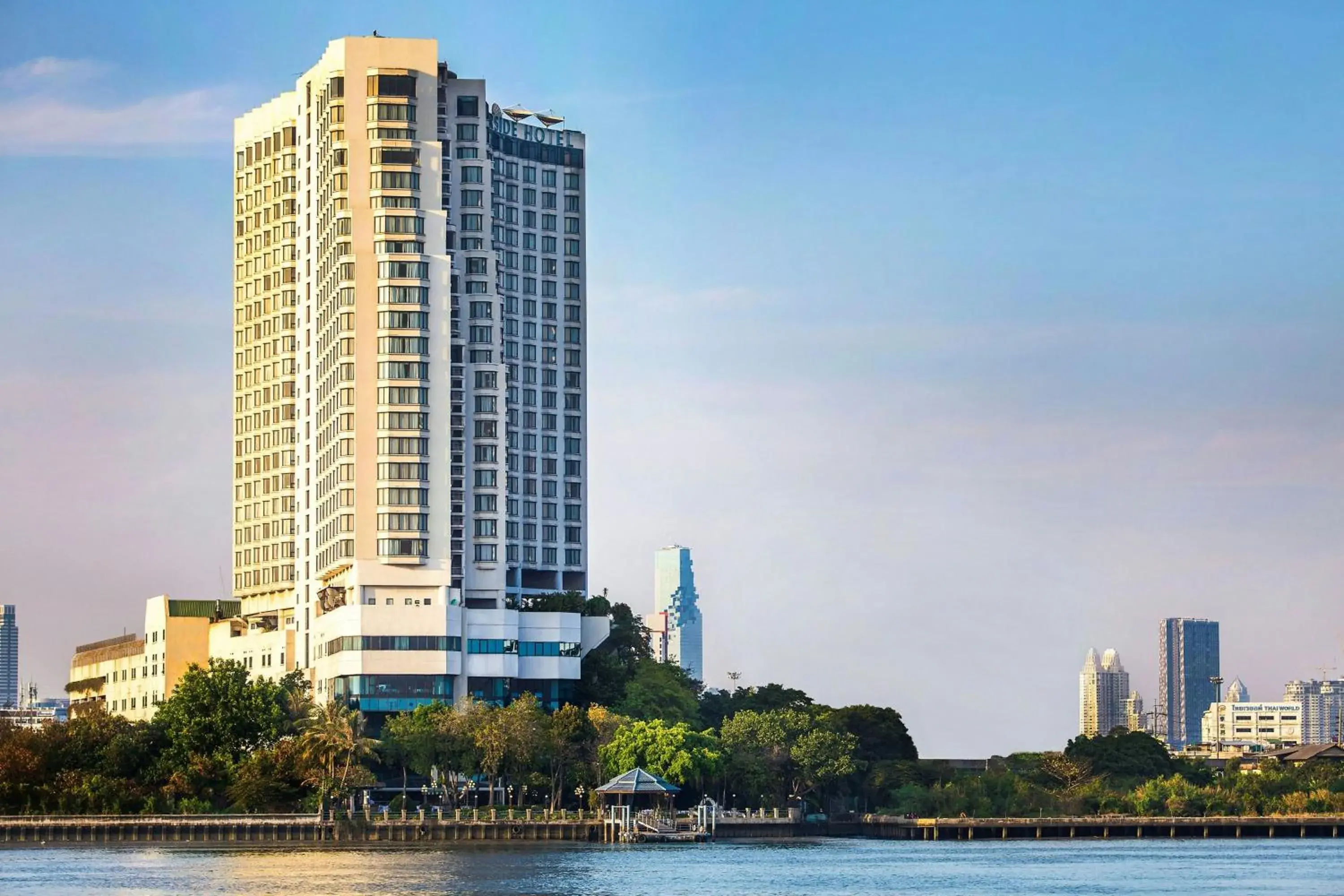 Montien Riverside Hotel Bangkok Montien Riverside Hotel Bangkok