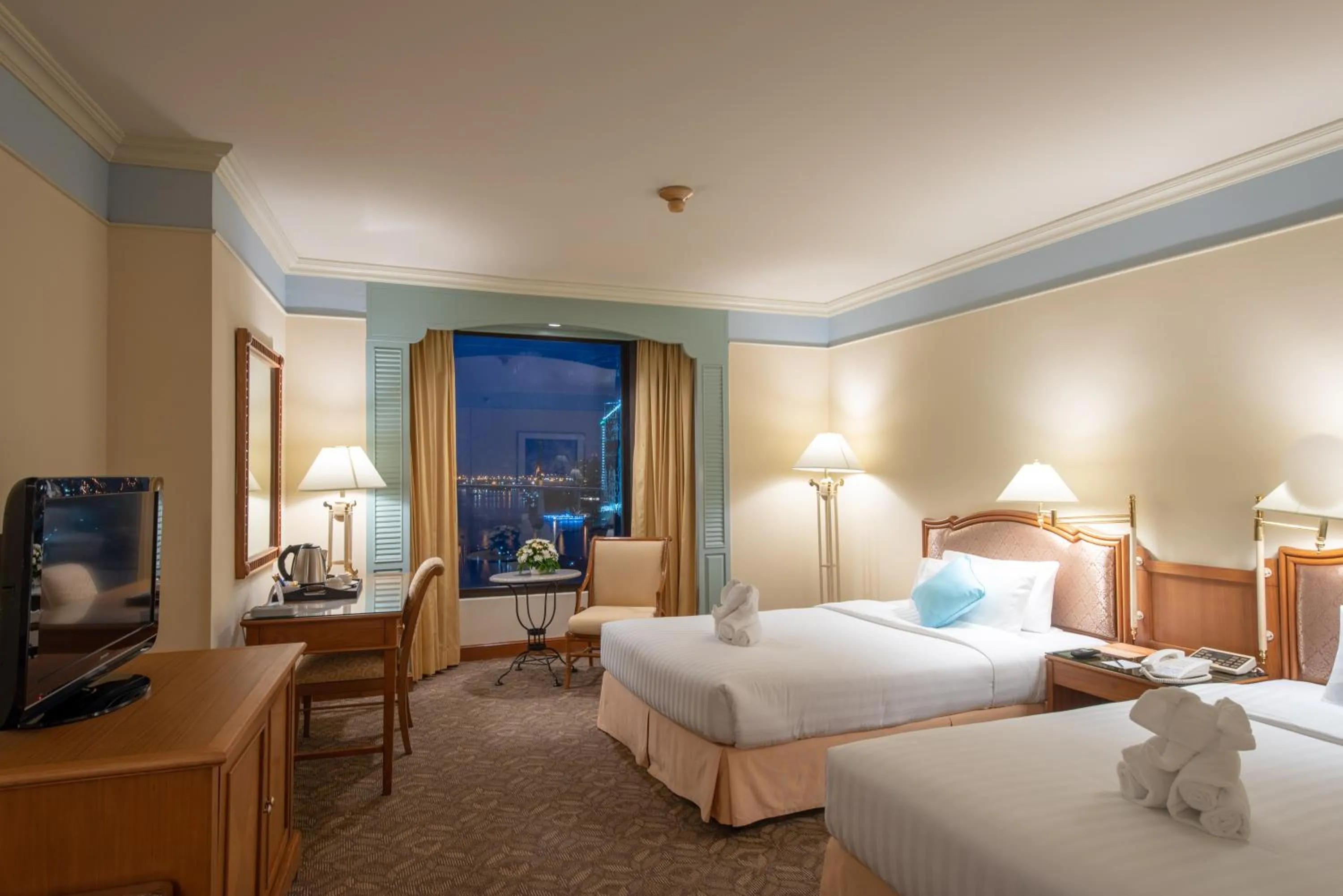 Photo of the whole room in Montien Riverside Hotel Bangkok