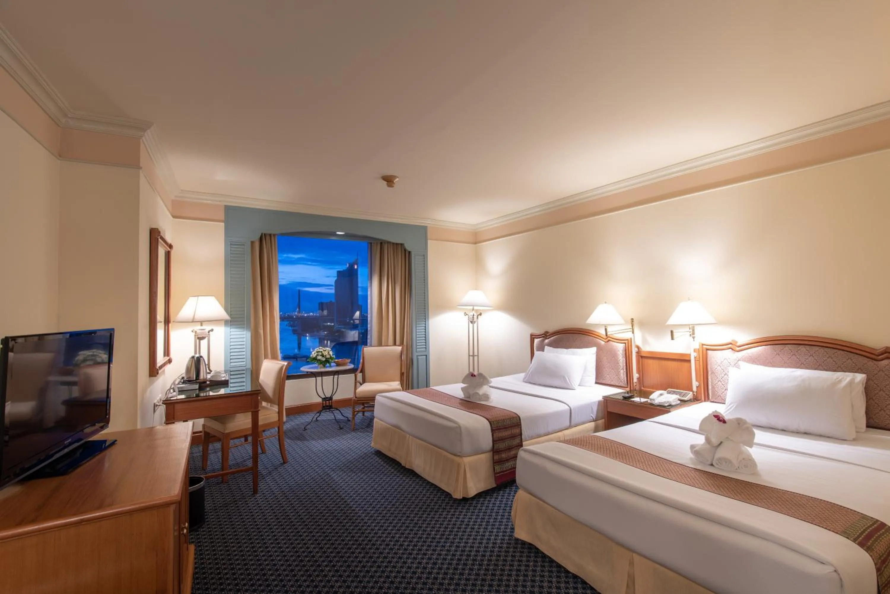 Photo of the whole room in Montien Riverside Hotel Bangkok