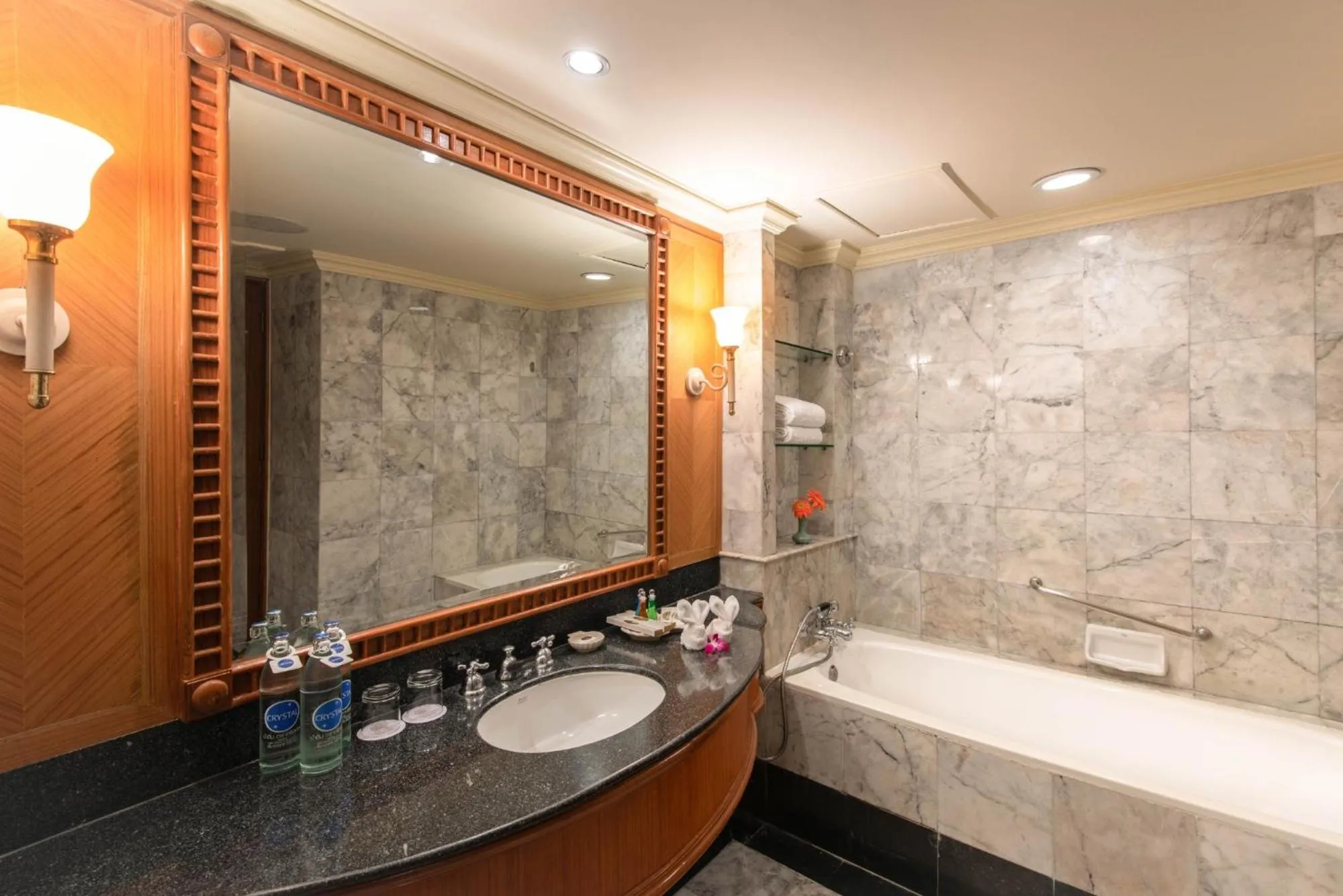 Bathroom in Montien Riverside Hotel Bangkok