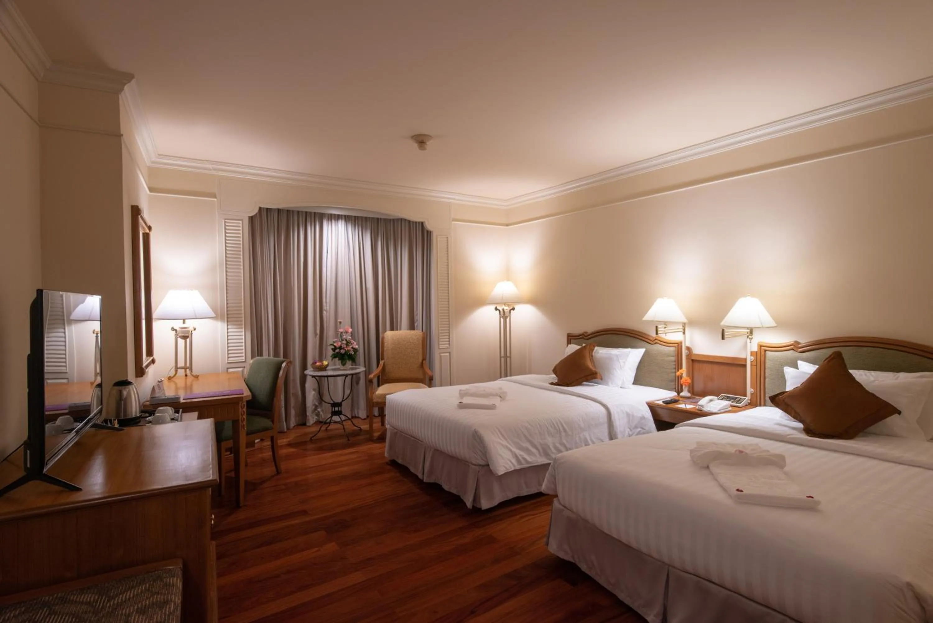 Photo of the whole room in Montien Riverside Hotel Bangkok