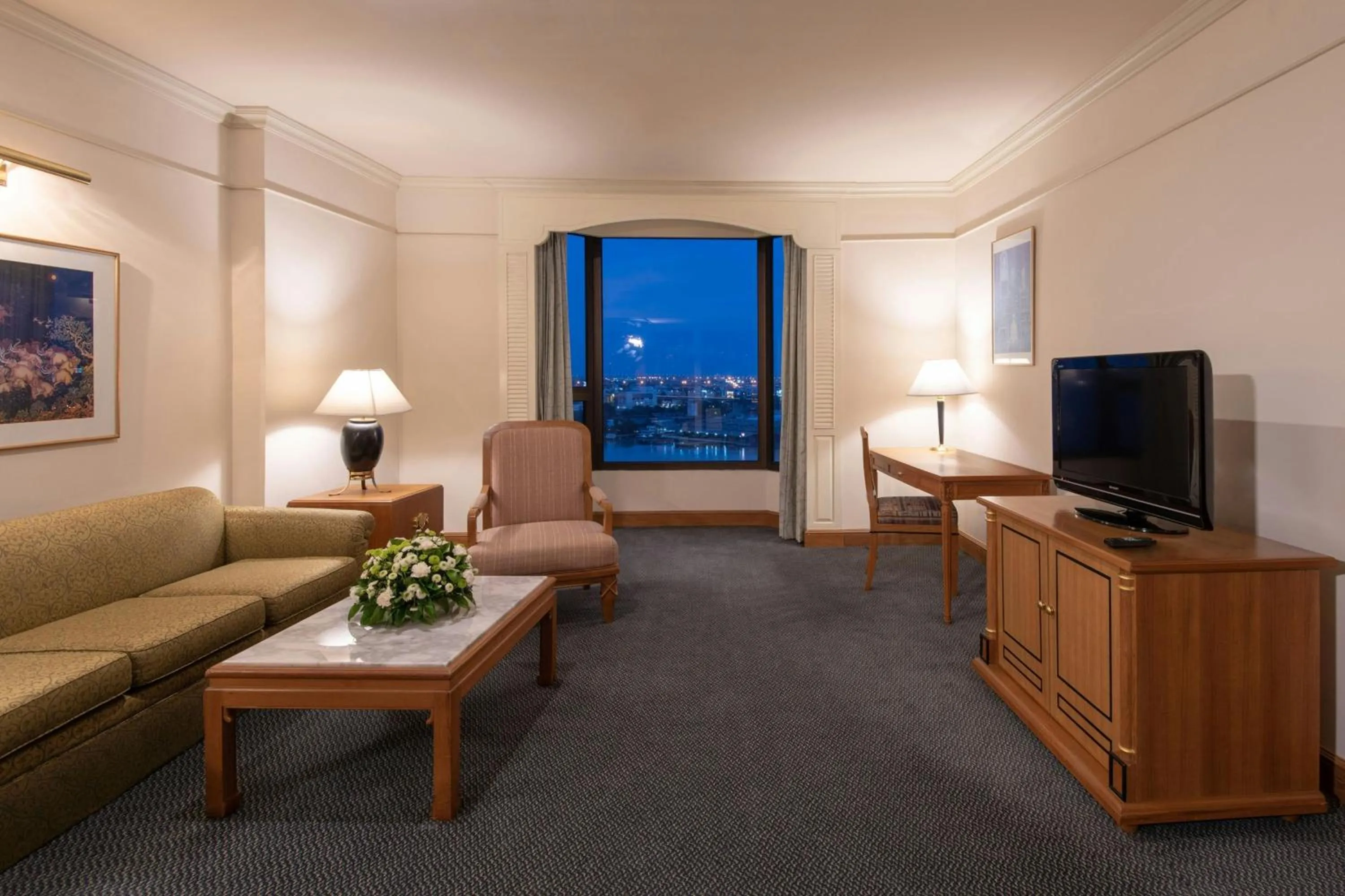 Living room in Montien Riverside Hotel Bangkok