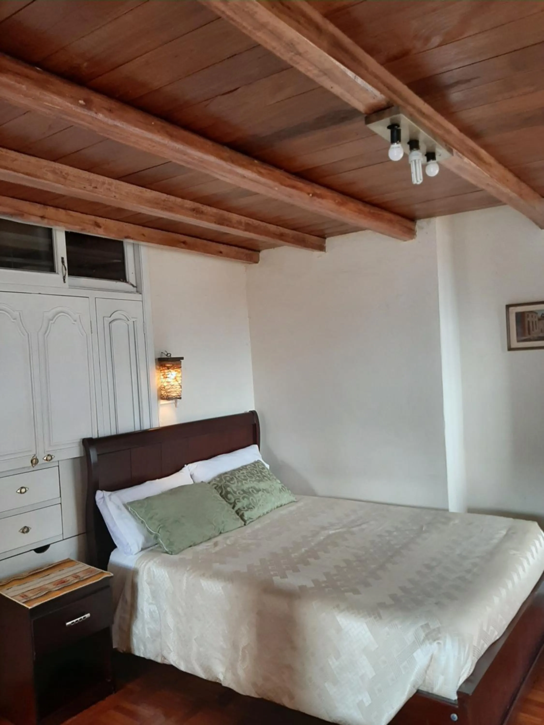 Photo of the whole room, Bed in Casa Bella Vista Quito Centro Histórico