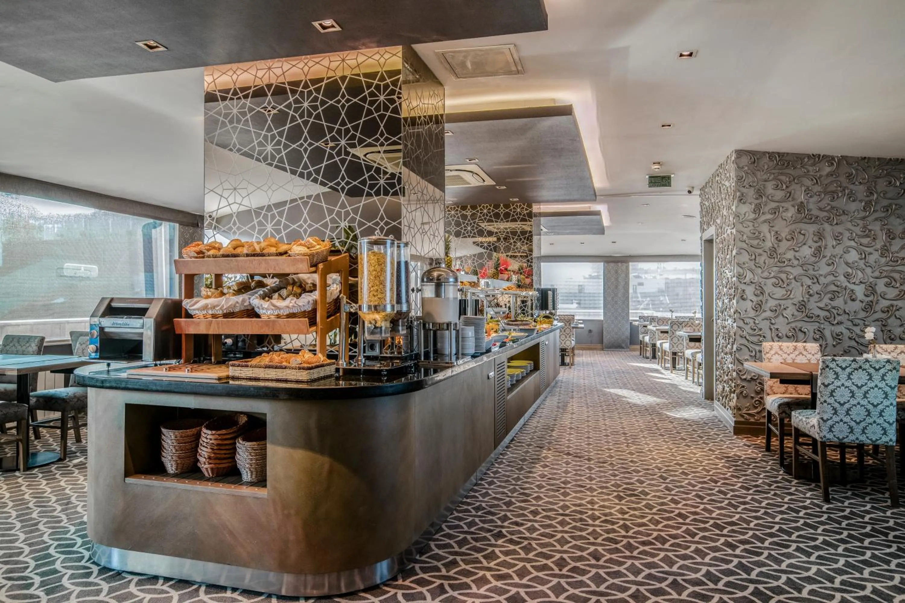 Food and drinks in Grand Beyazit Hotel Old City