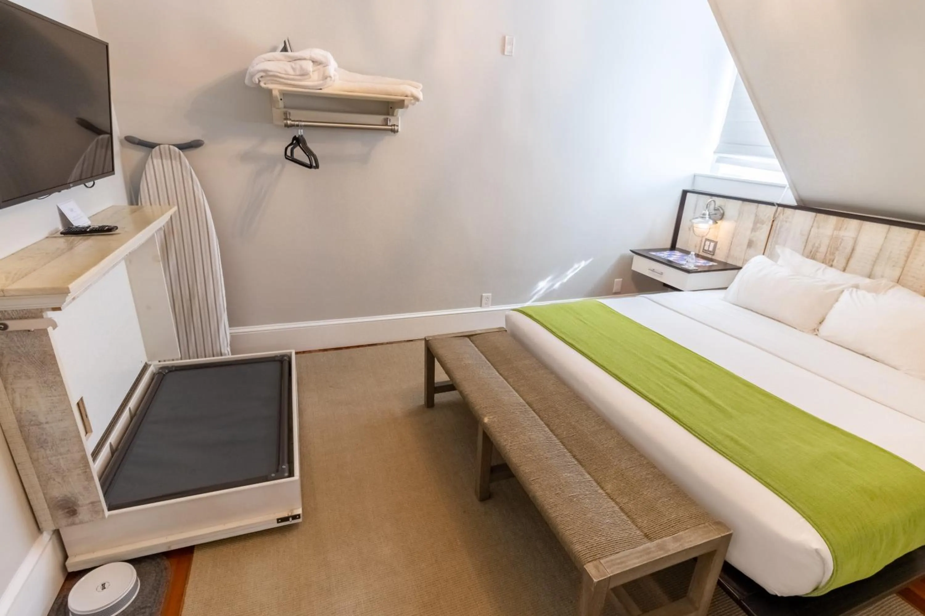 Bed in Paws on Pelham