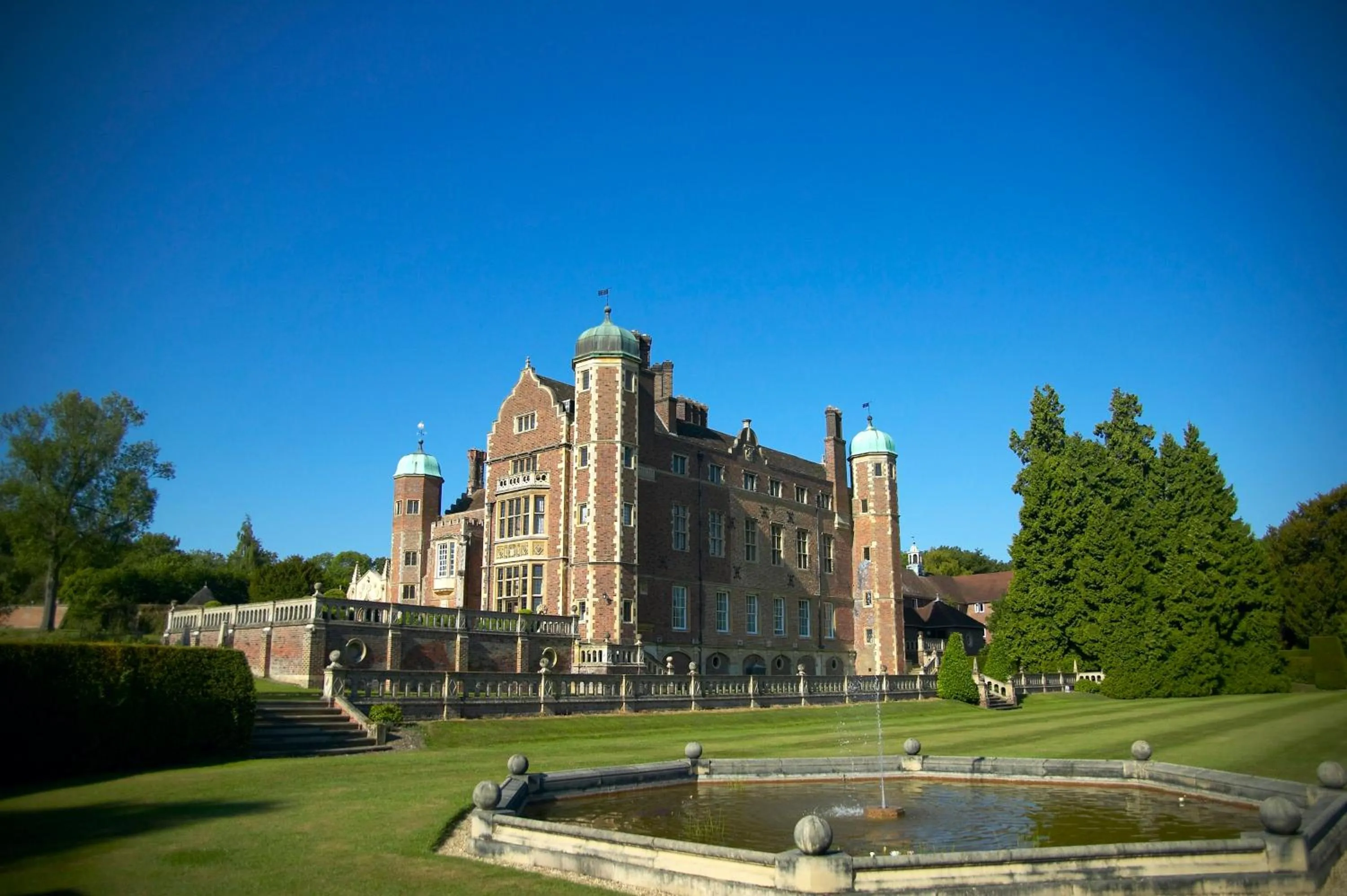 Facade/entrance in Madingley Hall