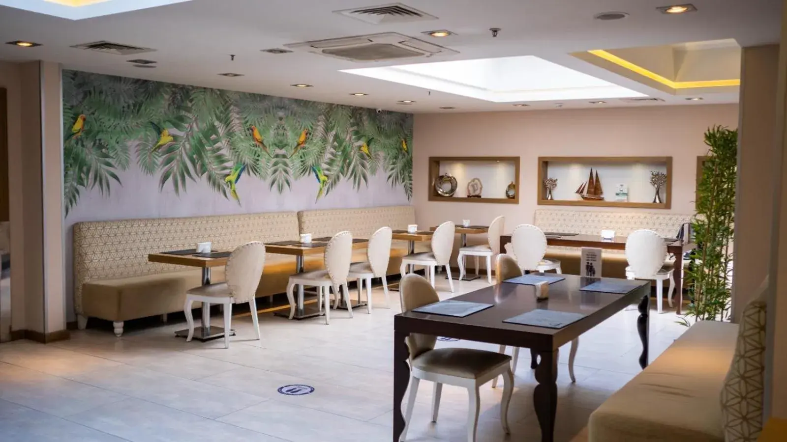 Restaurant/places to eat in The Time Hotel Old City Restaurant/places to eat in The Time Hotel Old City