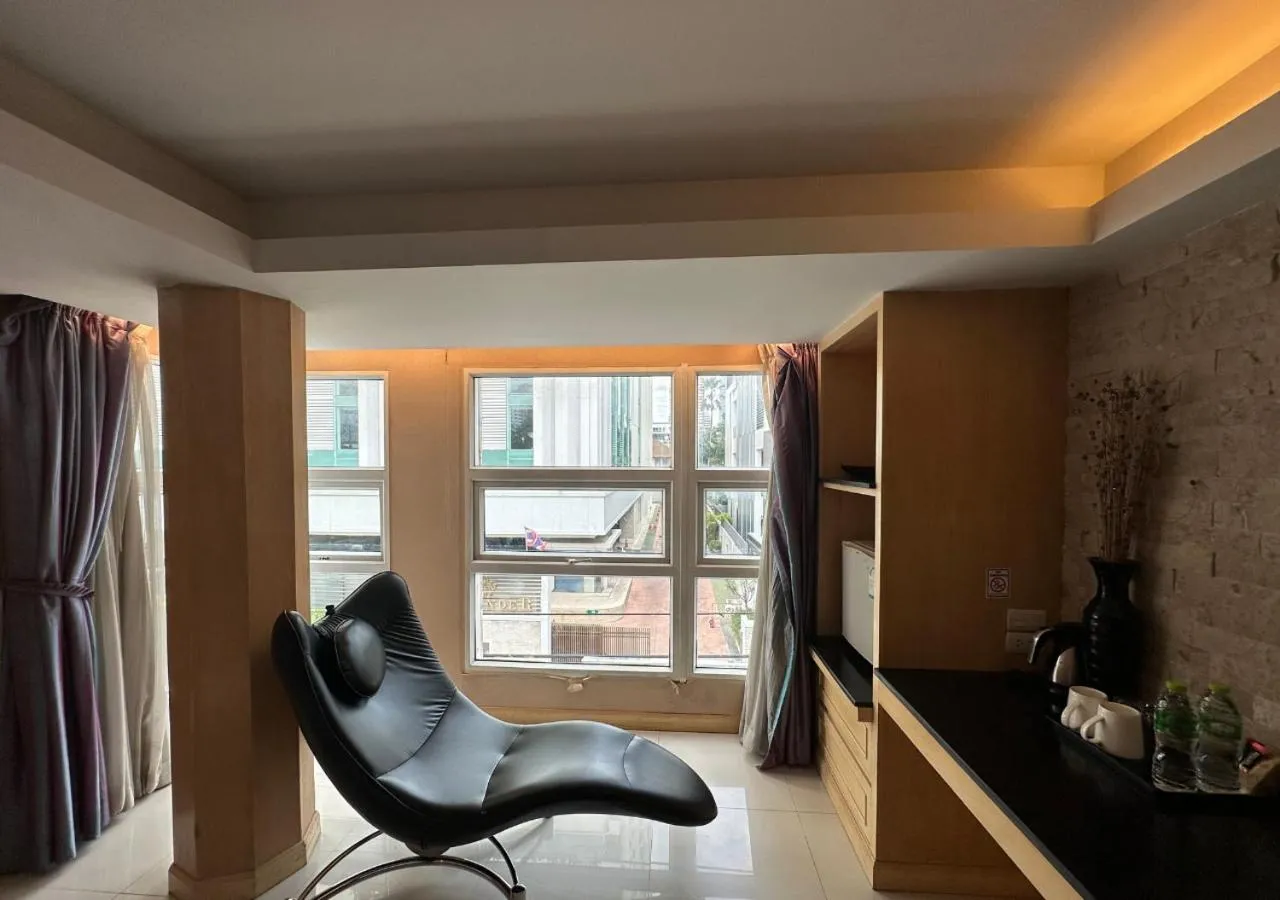 Seating area in UPAR Hotels Sukhumvit 11 Nana