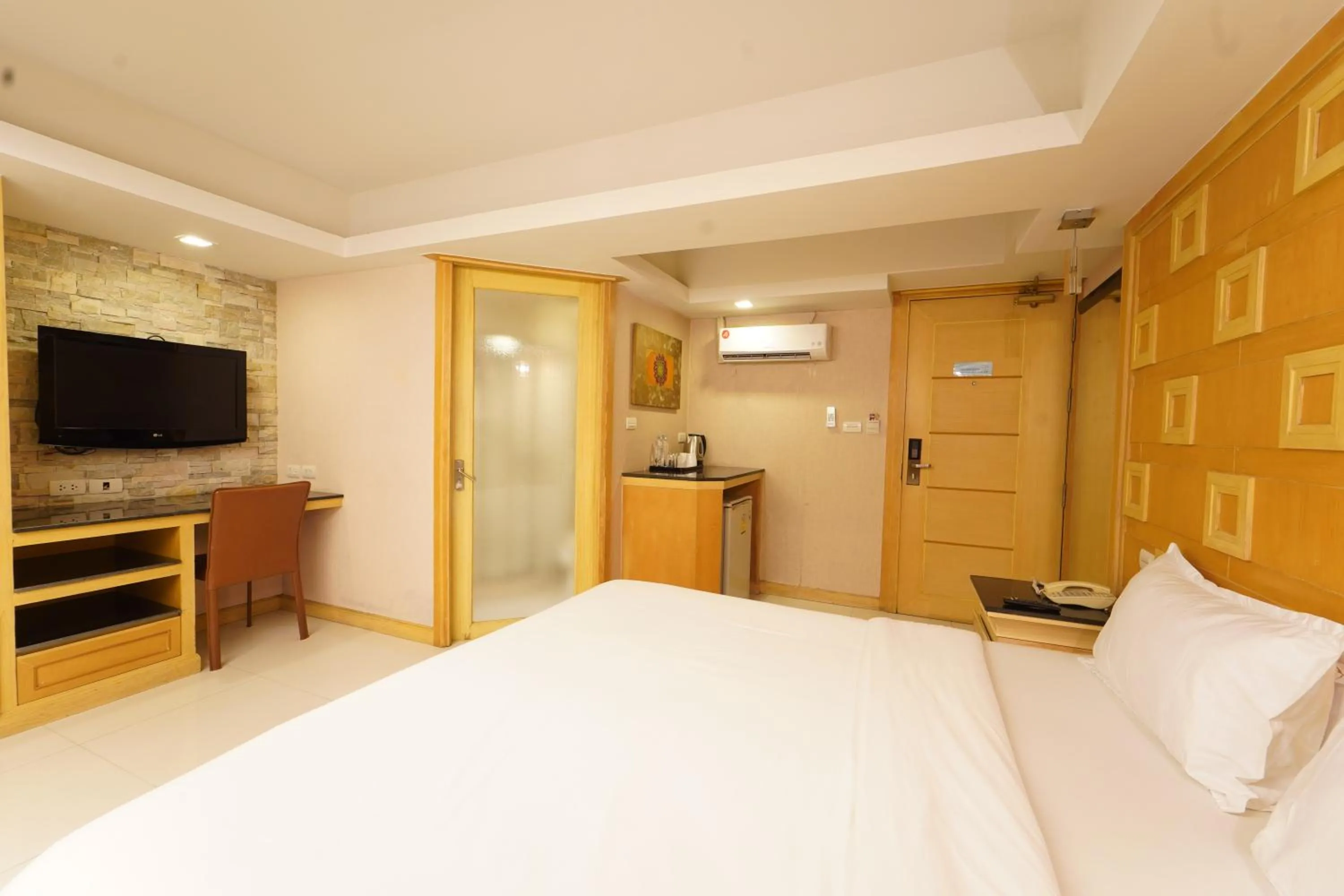 Property building in UPAR Hotels Sukhumvit 11 Nana
