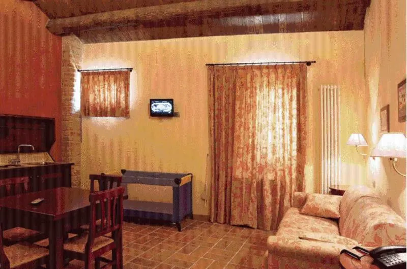 Communal lounge/ TV room, Bed in Residence Borgo Da Mare