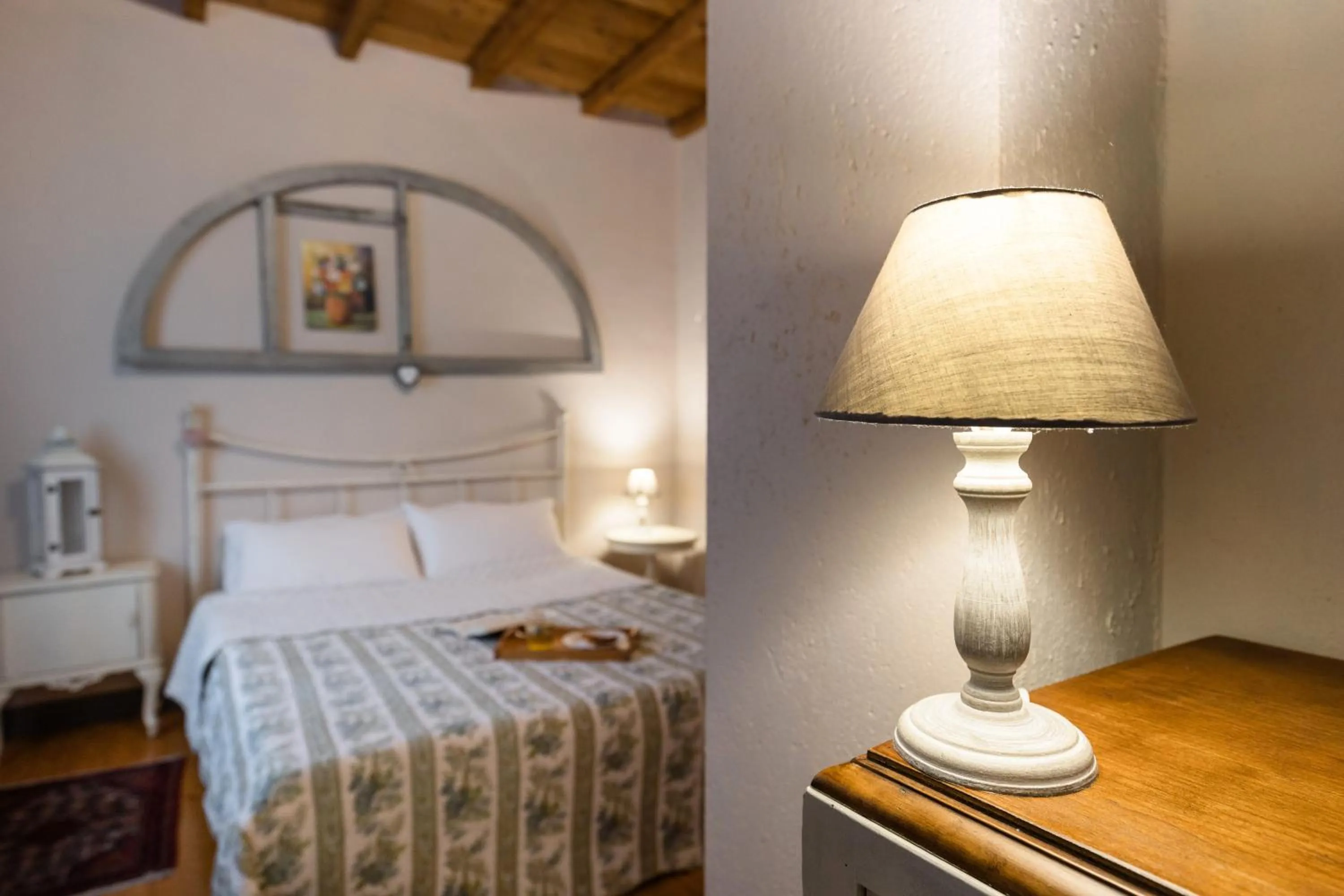 Decorative detail, Bed in B&B Corte del Mincio