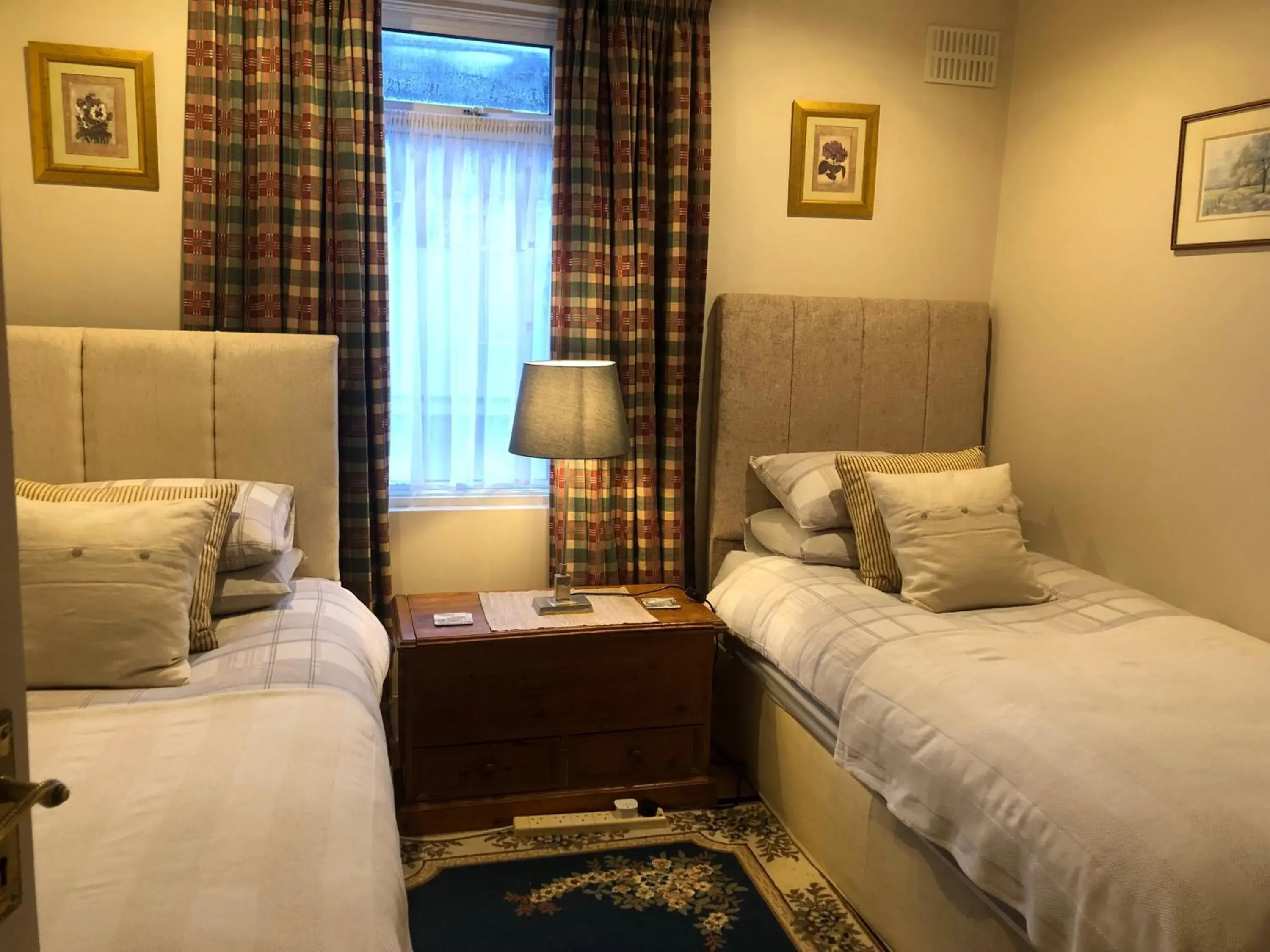 Budget Twin Room in Helena Host Family Budget Twin Room in Helena Host Family