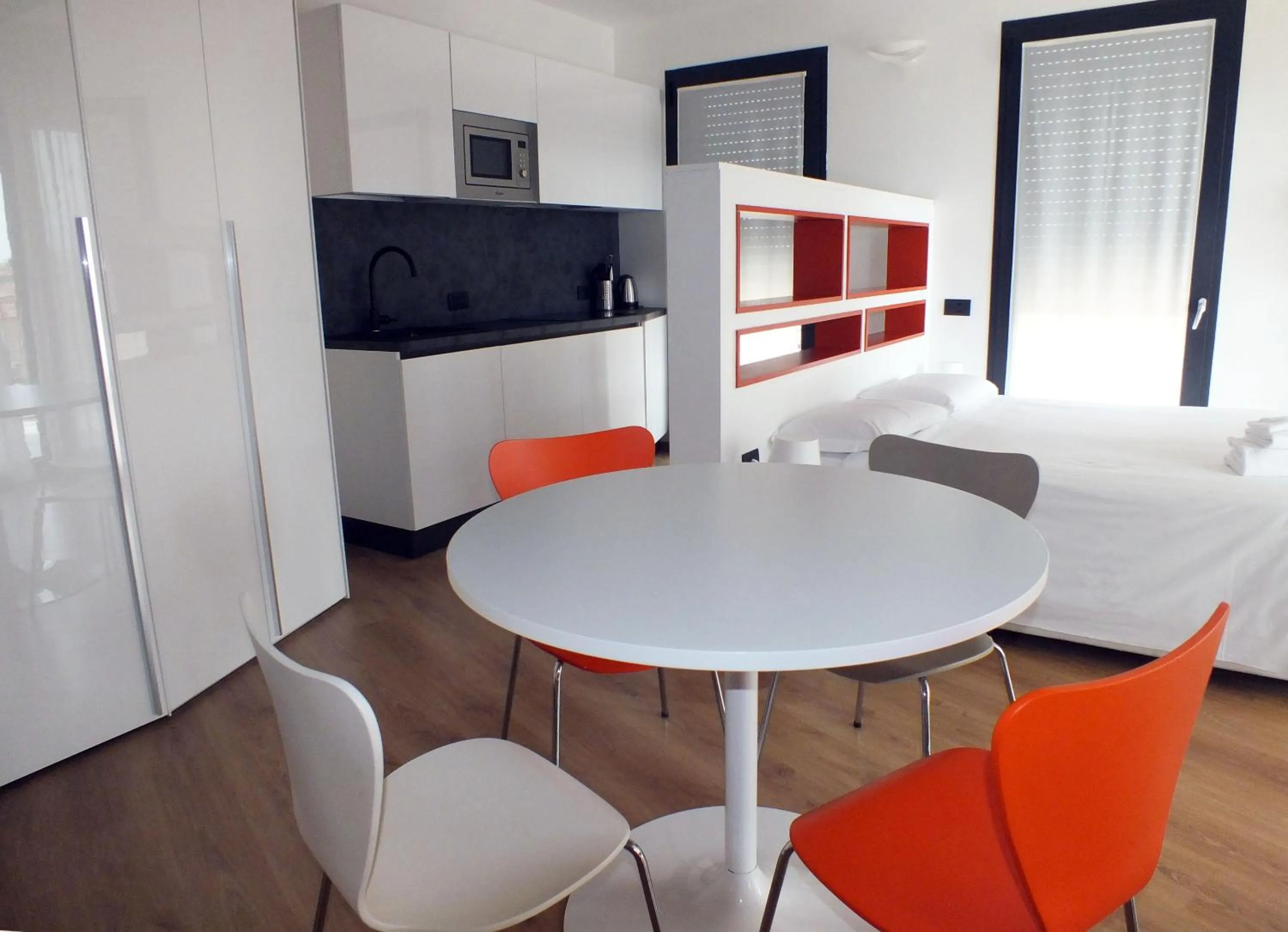 Bed in BB Hotels Aparthotel Isola