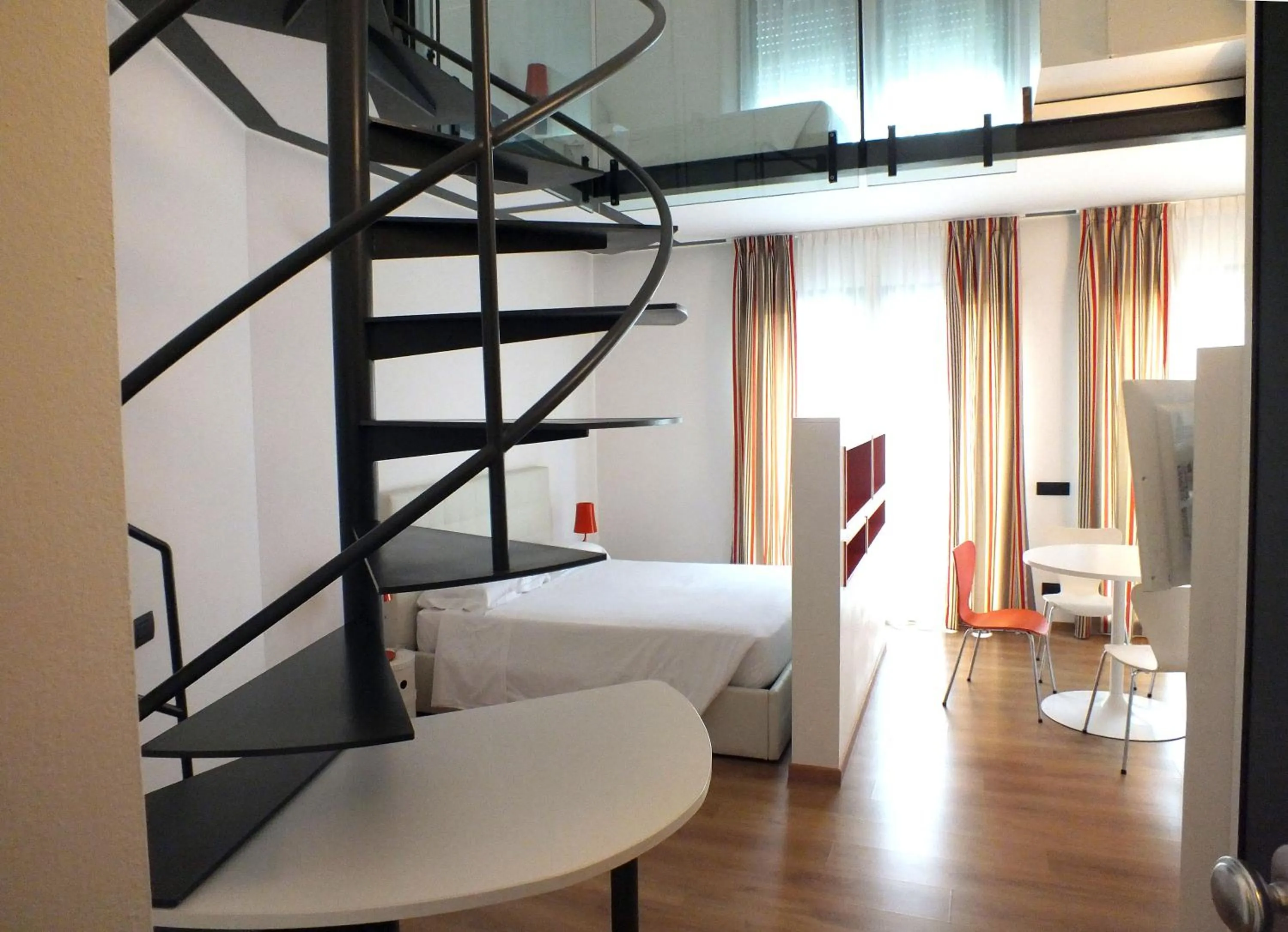 Bed in BB Hotels Aparthotel Isola