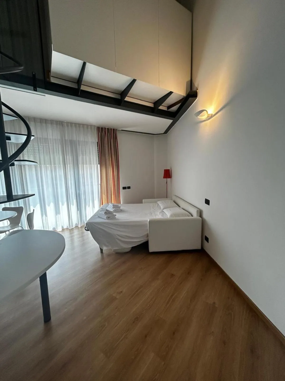 Bed in BB Hotels Aparthotel Isola