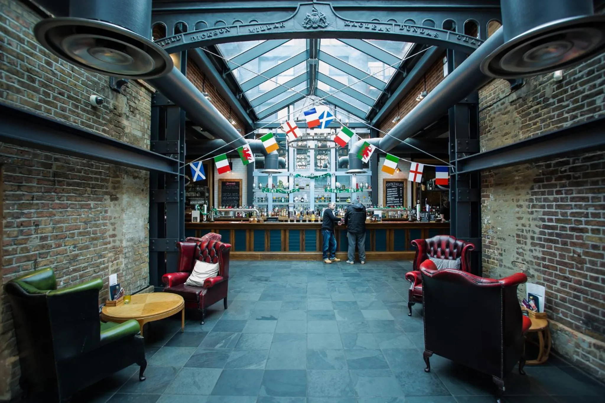 MODERN 2 BEDROOM APARTMENT