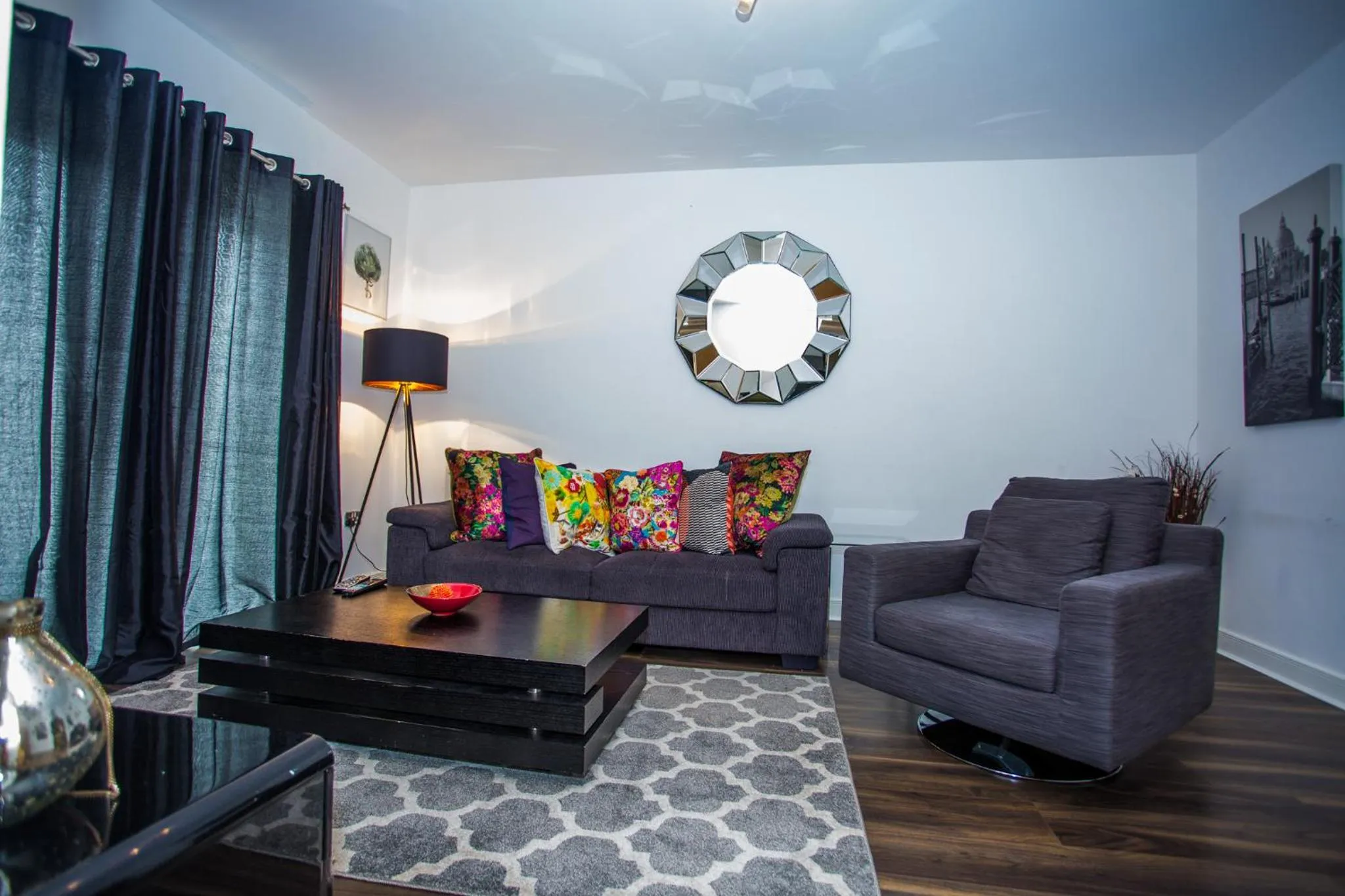 MODERN 2 BEDROOM APARTMENT