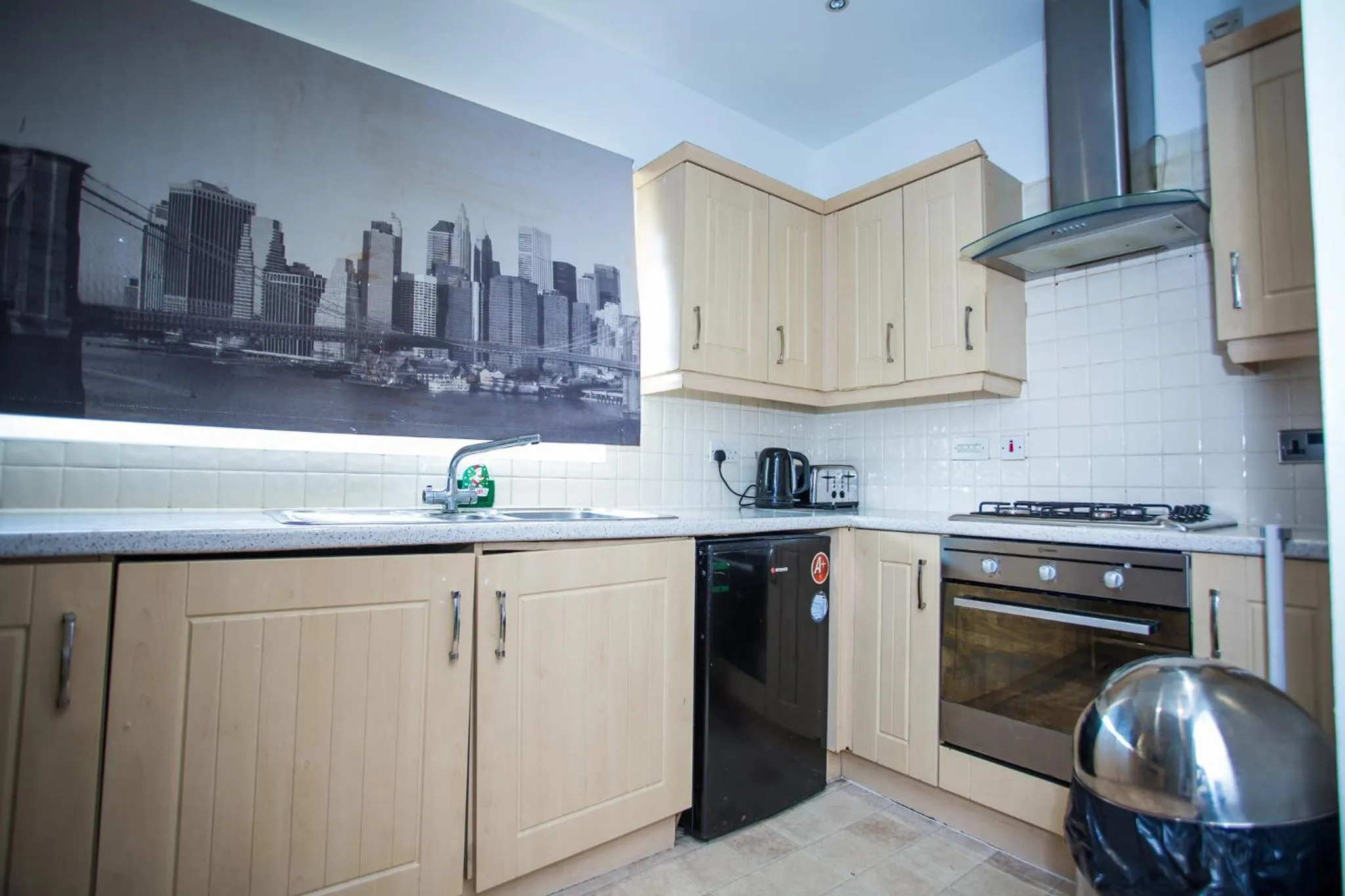 MODERN 2 BEDROOM APARTMENT