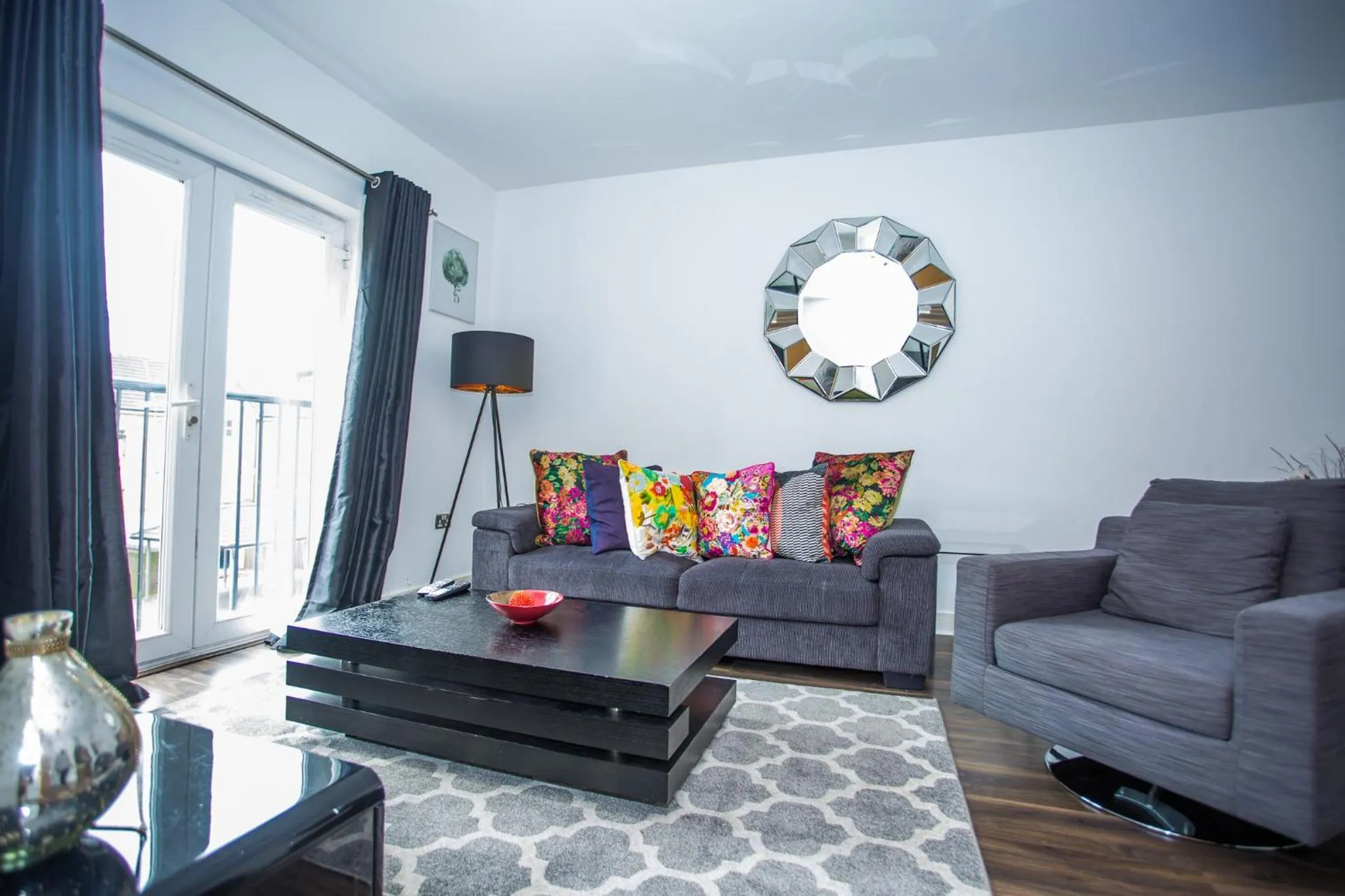 MODERN 2 BEDROOM APARTMENT