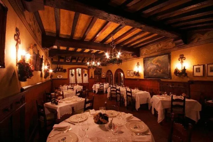 Restaurant/places to eat in Hotel Arnaldo Aquila D’oro