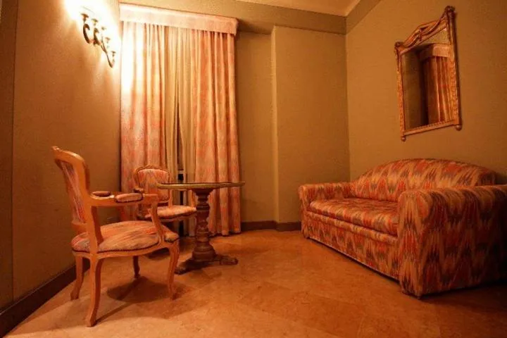 Seating area in Hotel Arnaldo Aquila D’oro