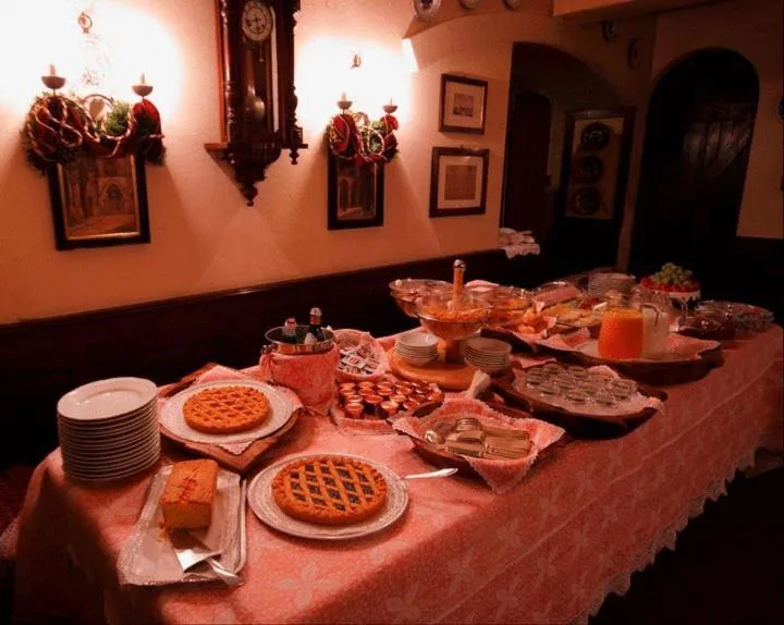 Food and drinks in Hotel Arnaldo Aquila D’oro