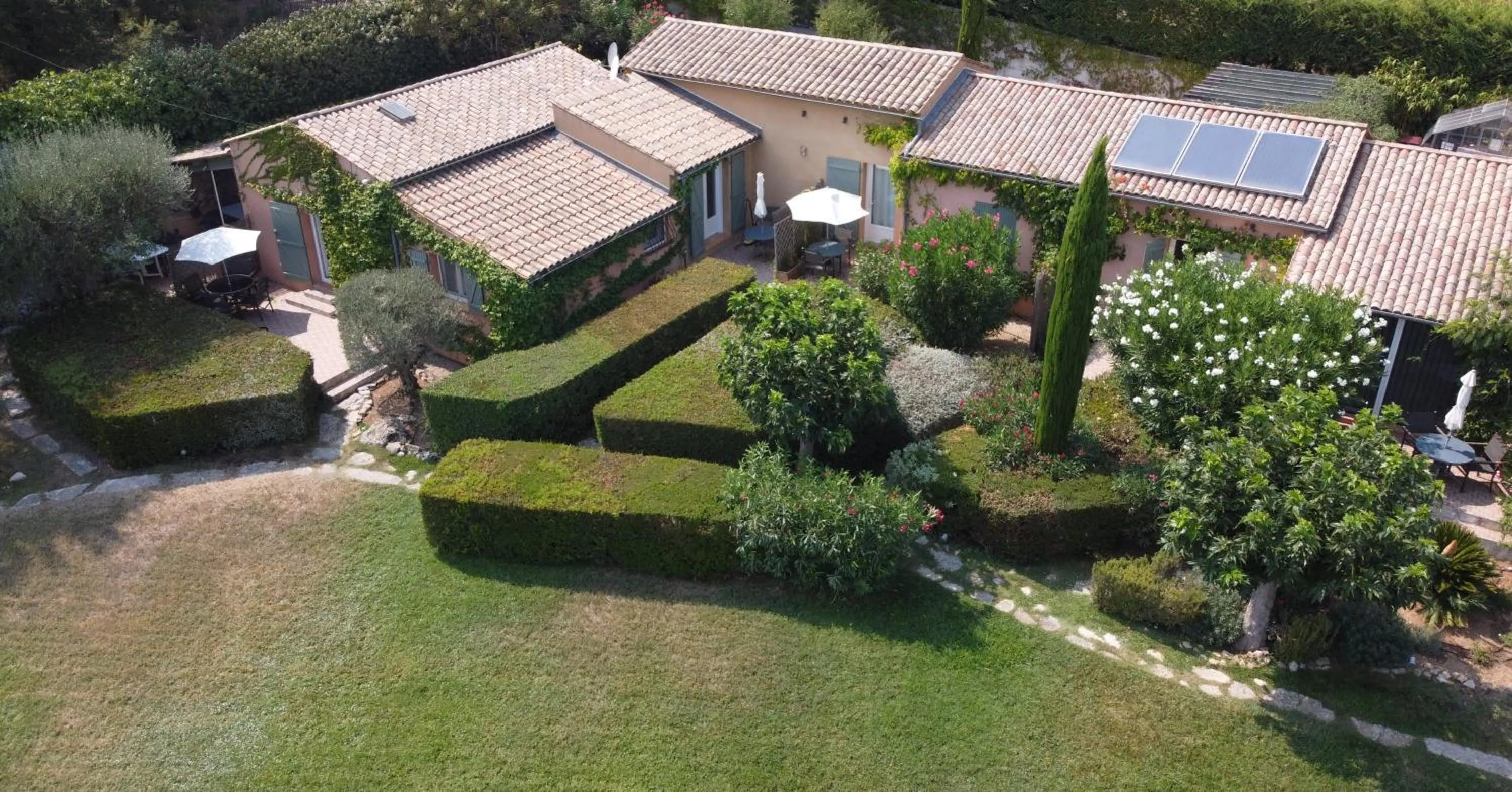Property building in La Bégude Du Pascouren