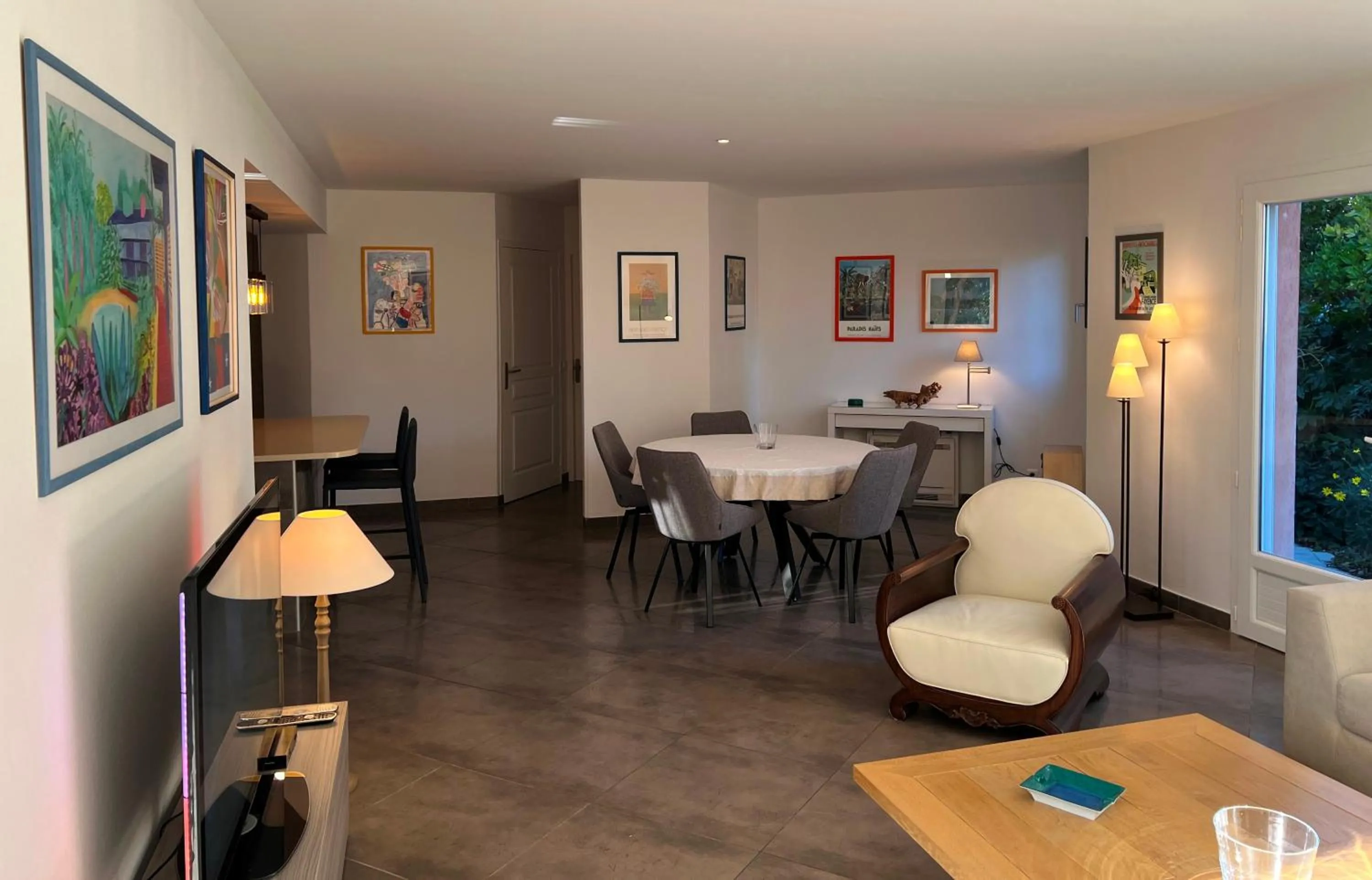 Dining area in La Bégude Du Pascouren