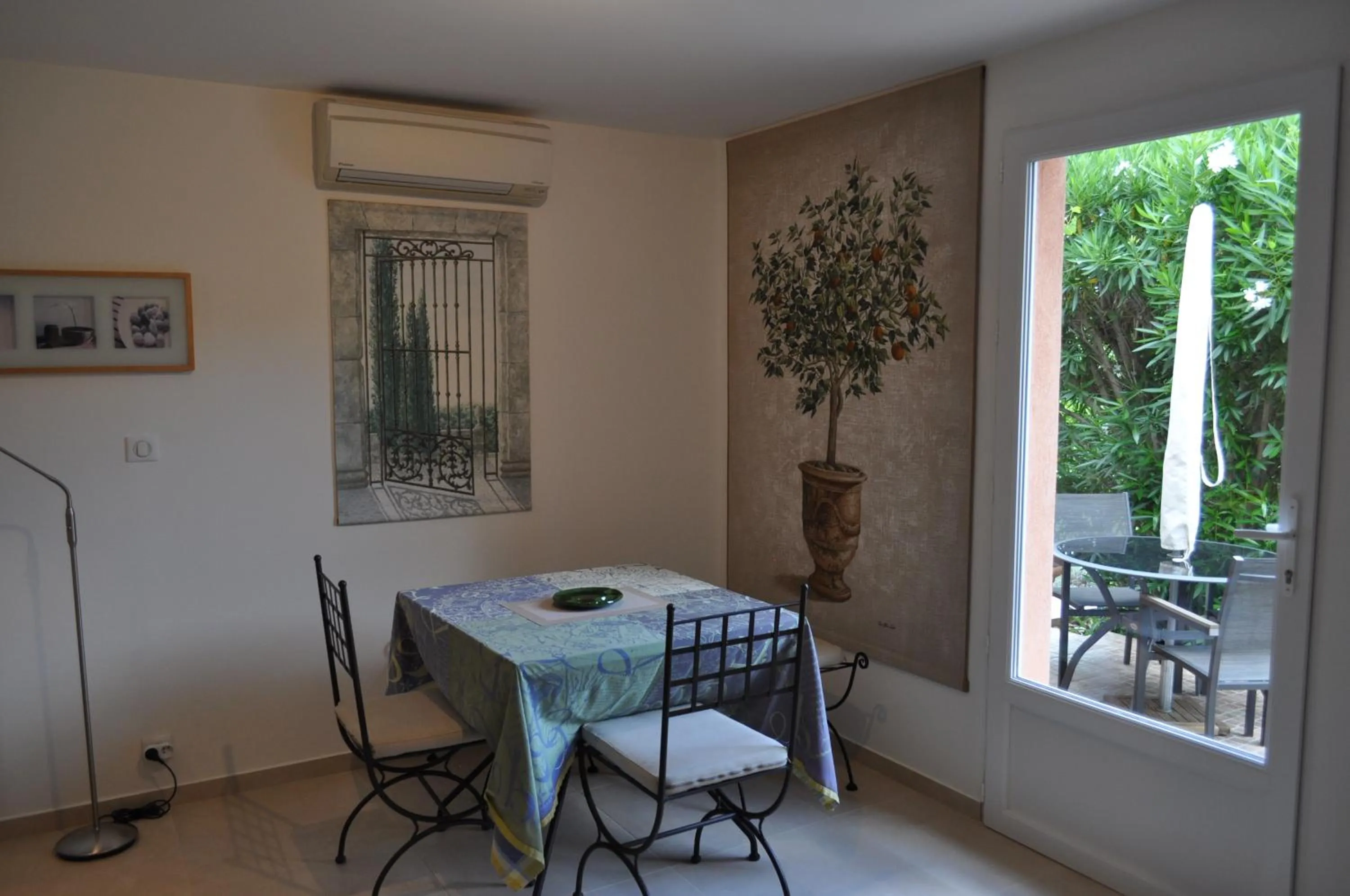 Patio in La Bégude Du Pascouren