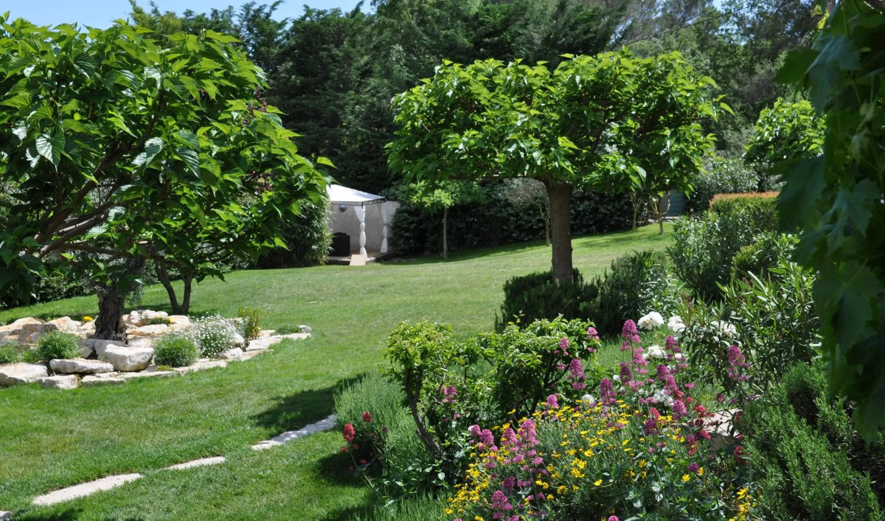 Garden view in La Bégude Du Pascouren