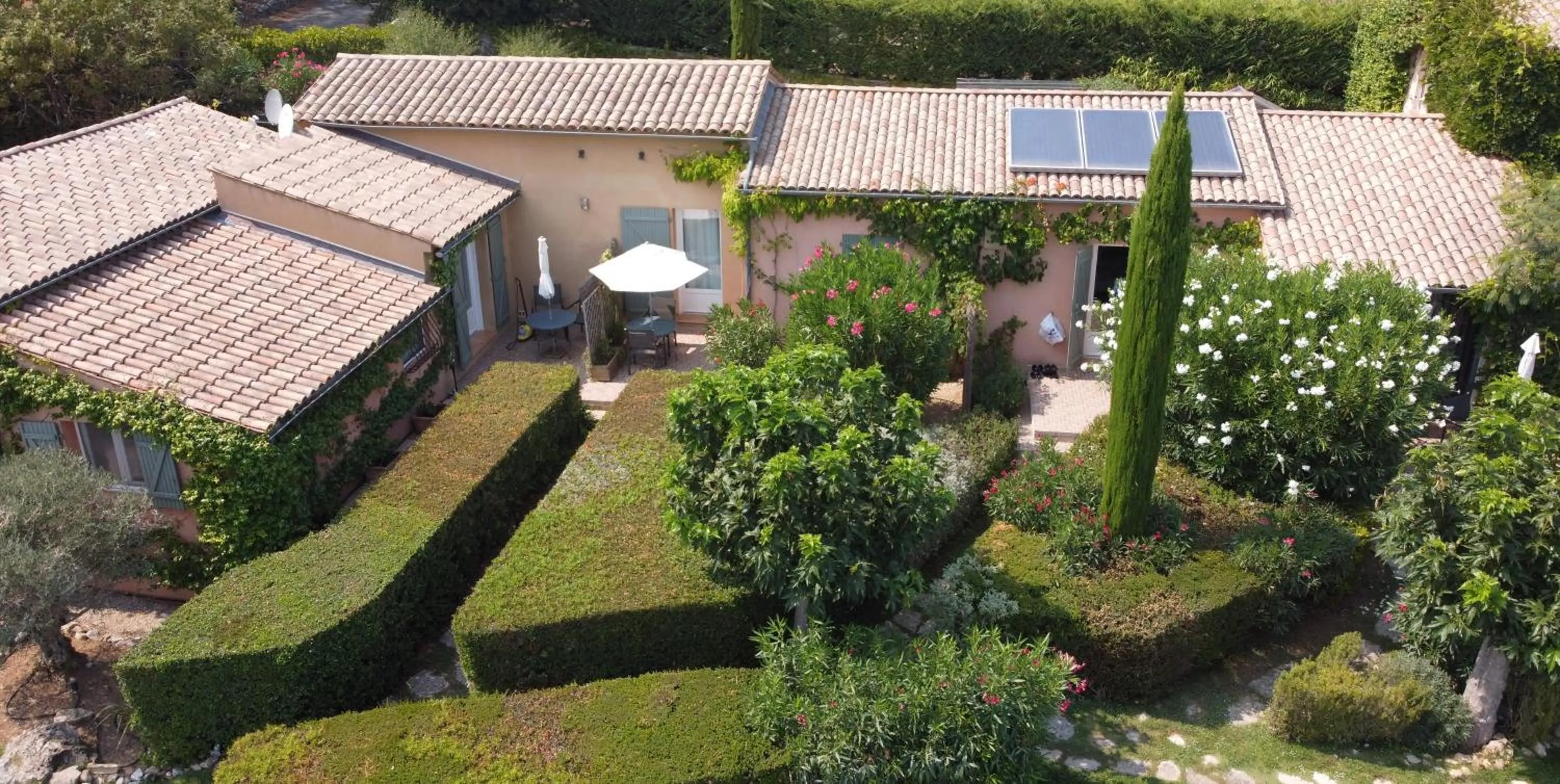 Property building in La Bégude Du Pascouren