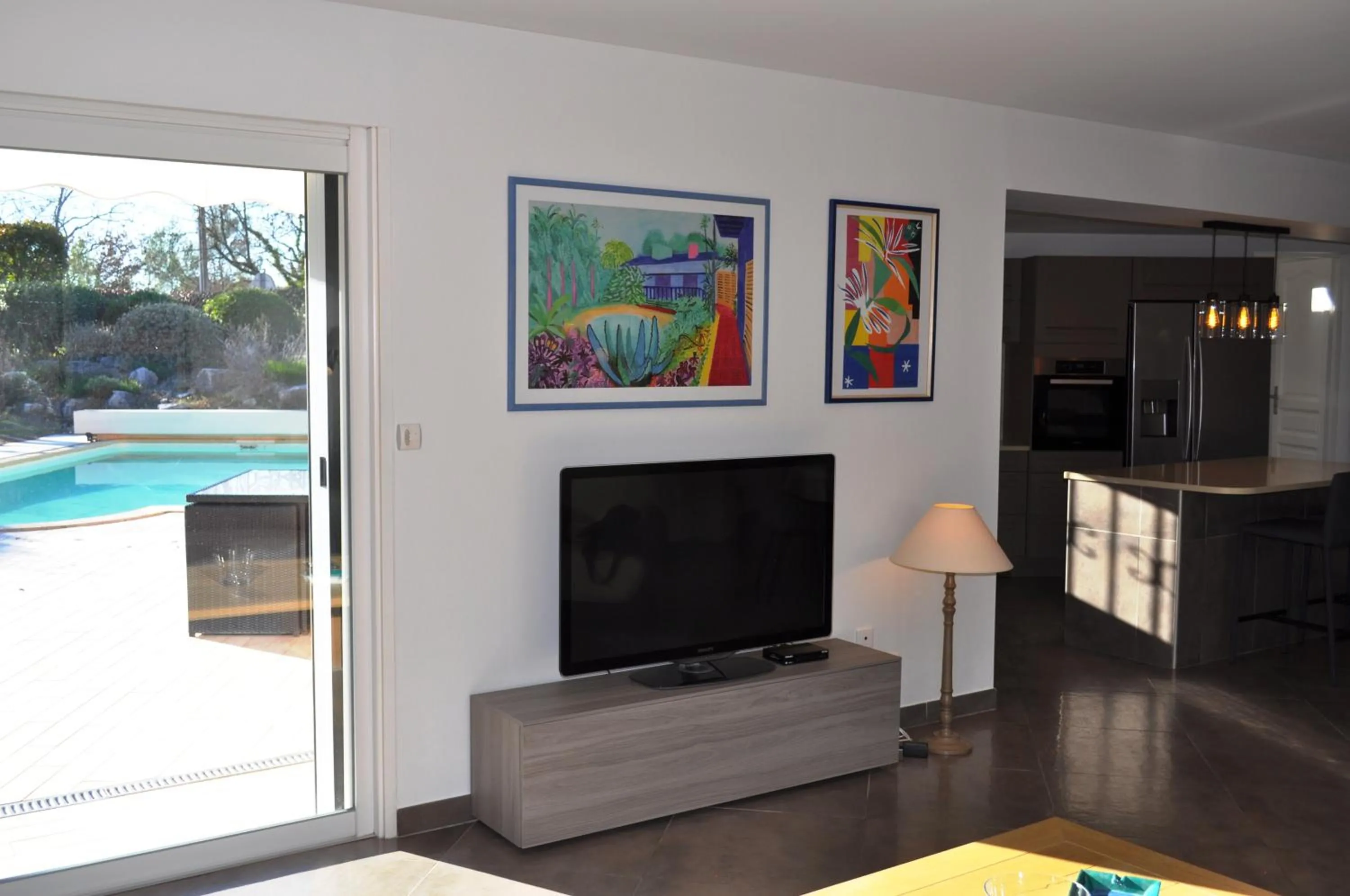 TV and multimedia in La Bégude Du Pascouren