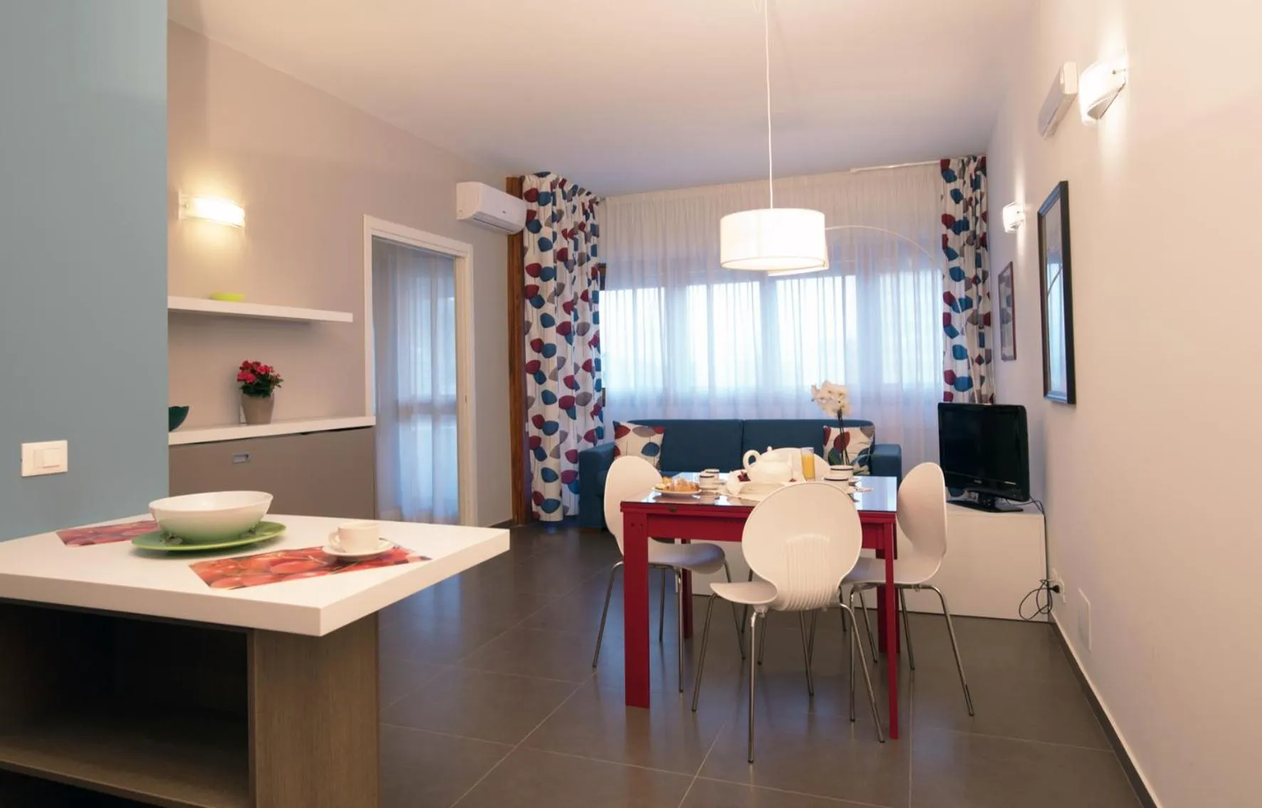 TV and multimedia in Marbela Apartments & Suites