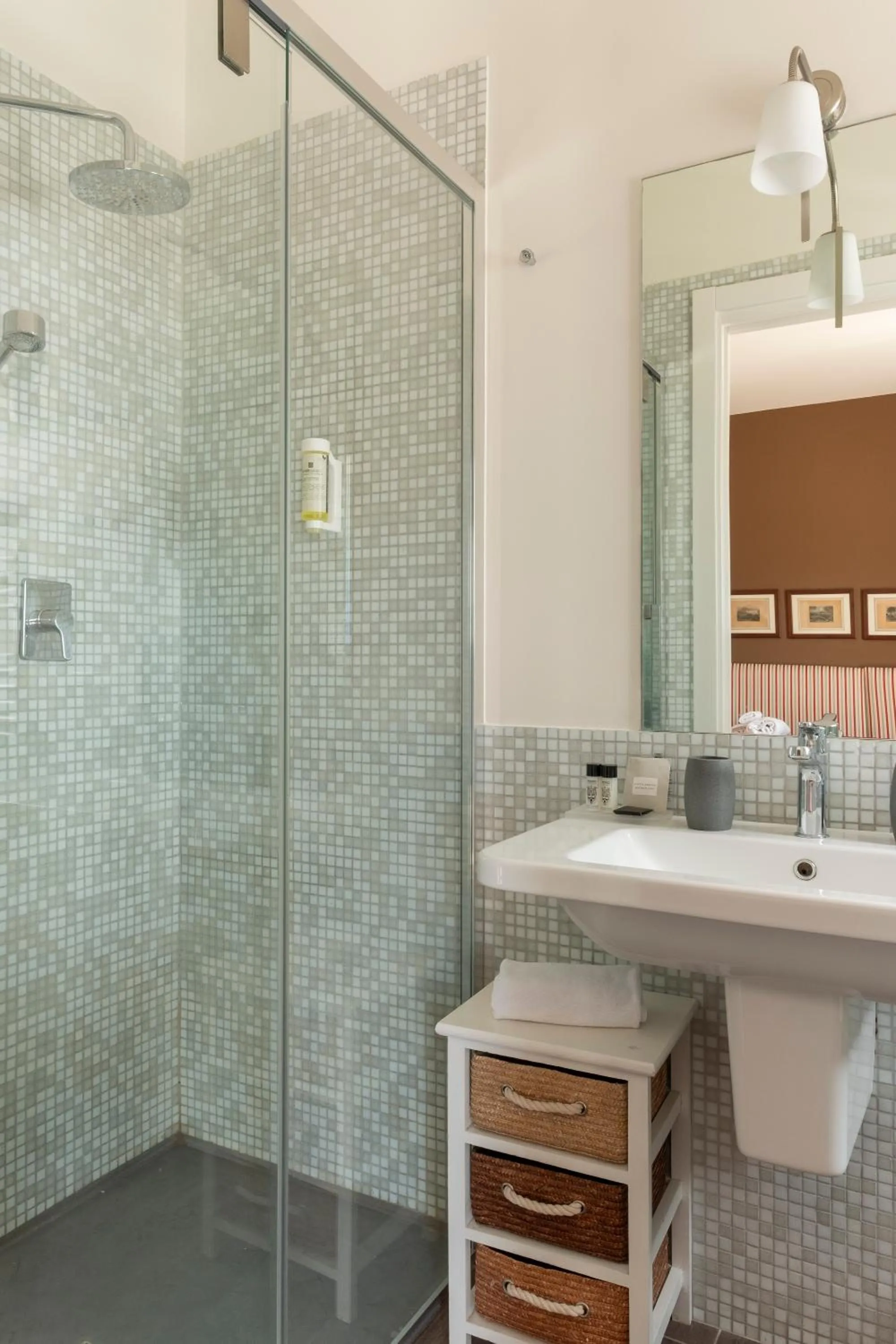 Shower in Marbela Apartments & Suites