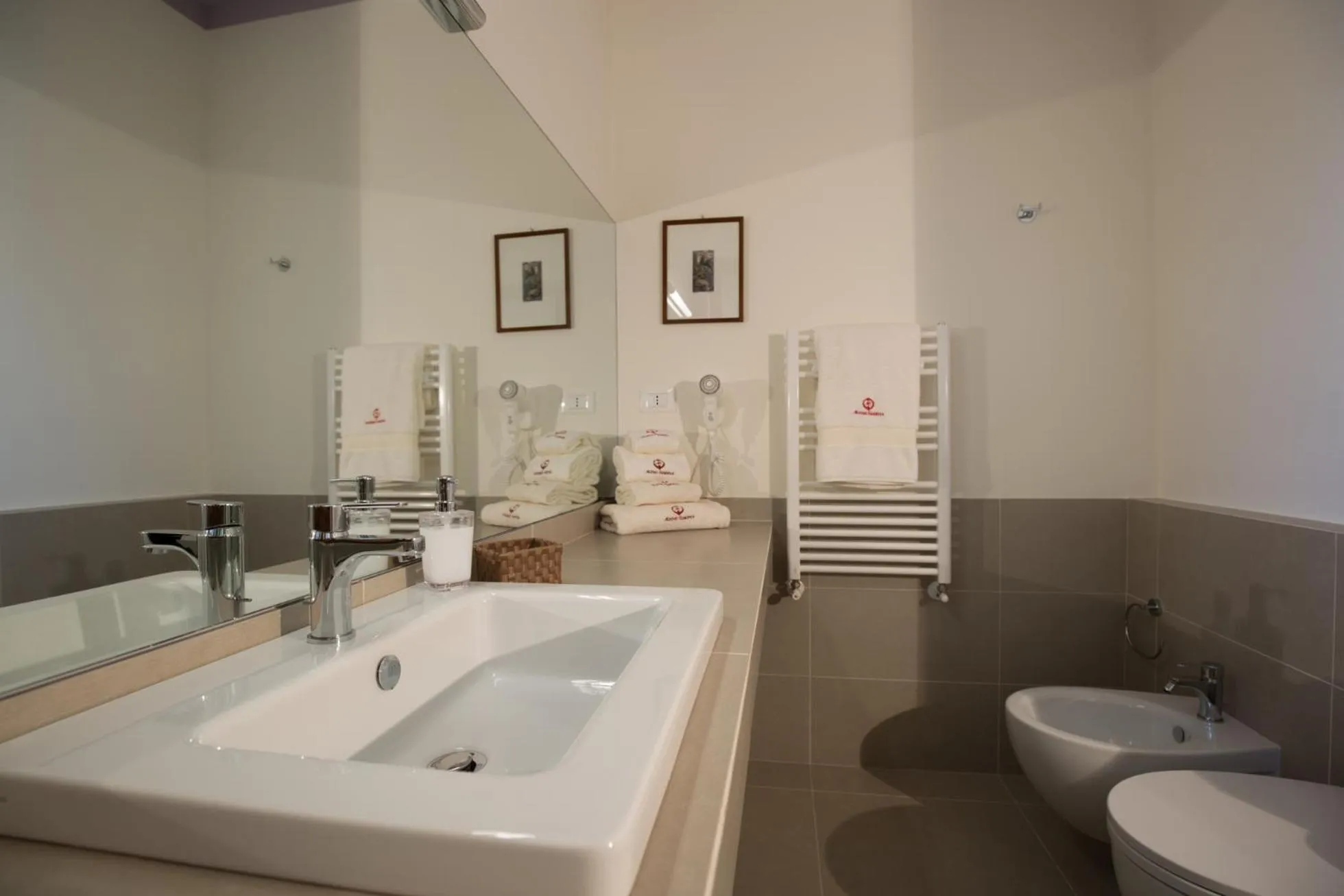 Bathroom in Marbela Apartments & Suites