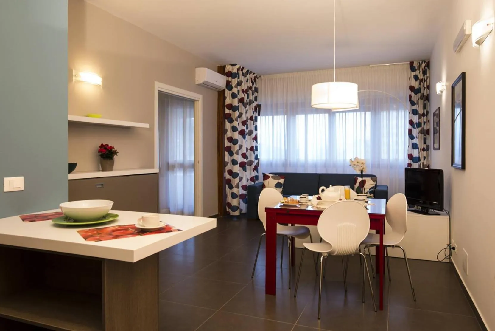 Photo of the whole room in Marbela Apartments & Suites