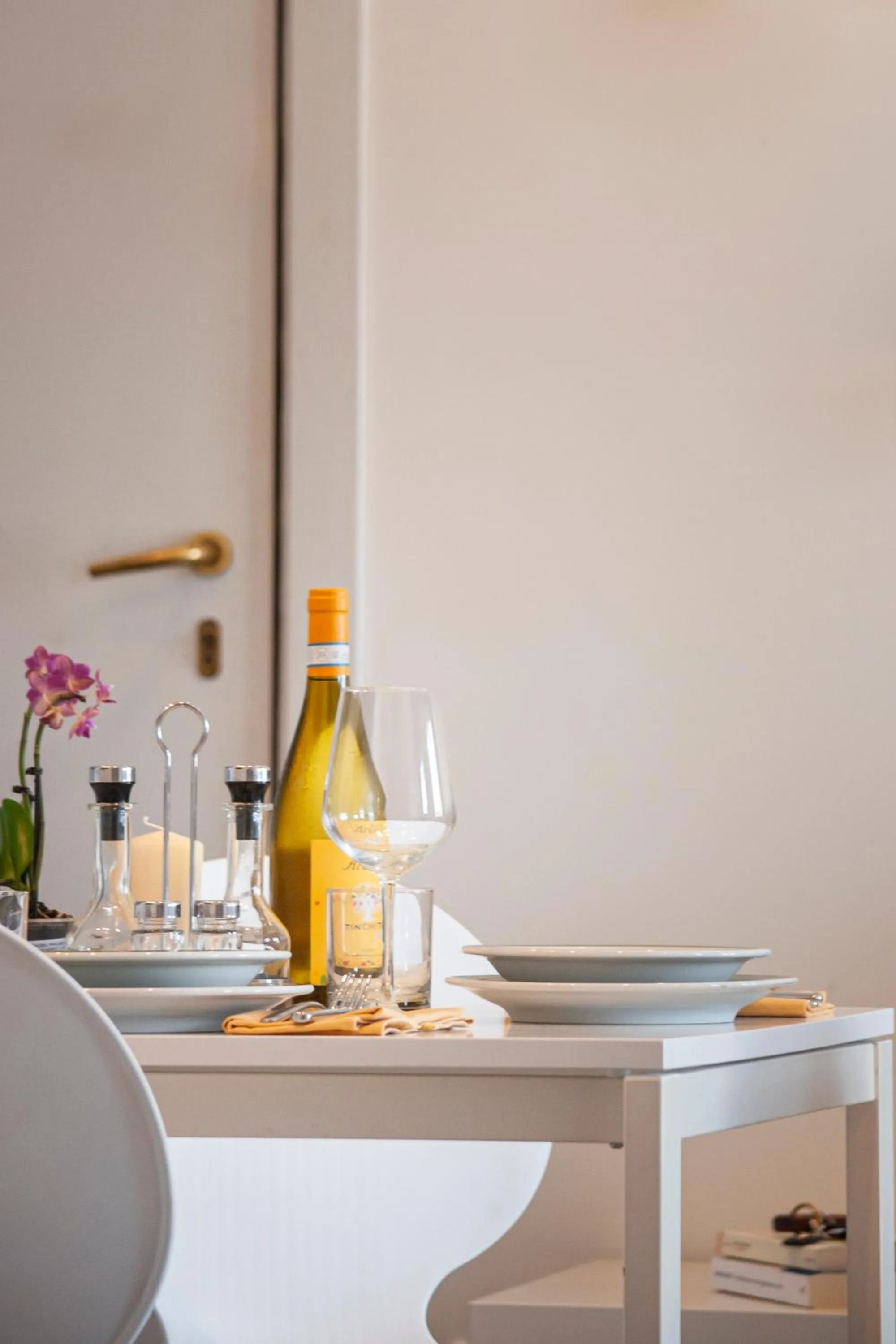 Dining area in Marbela Apartments & Suites