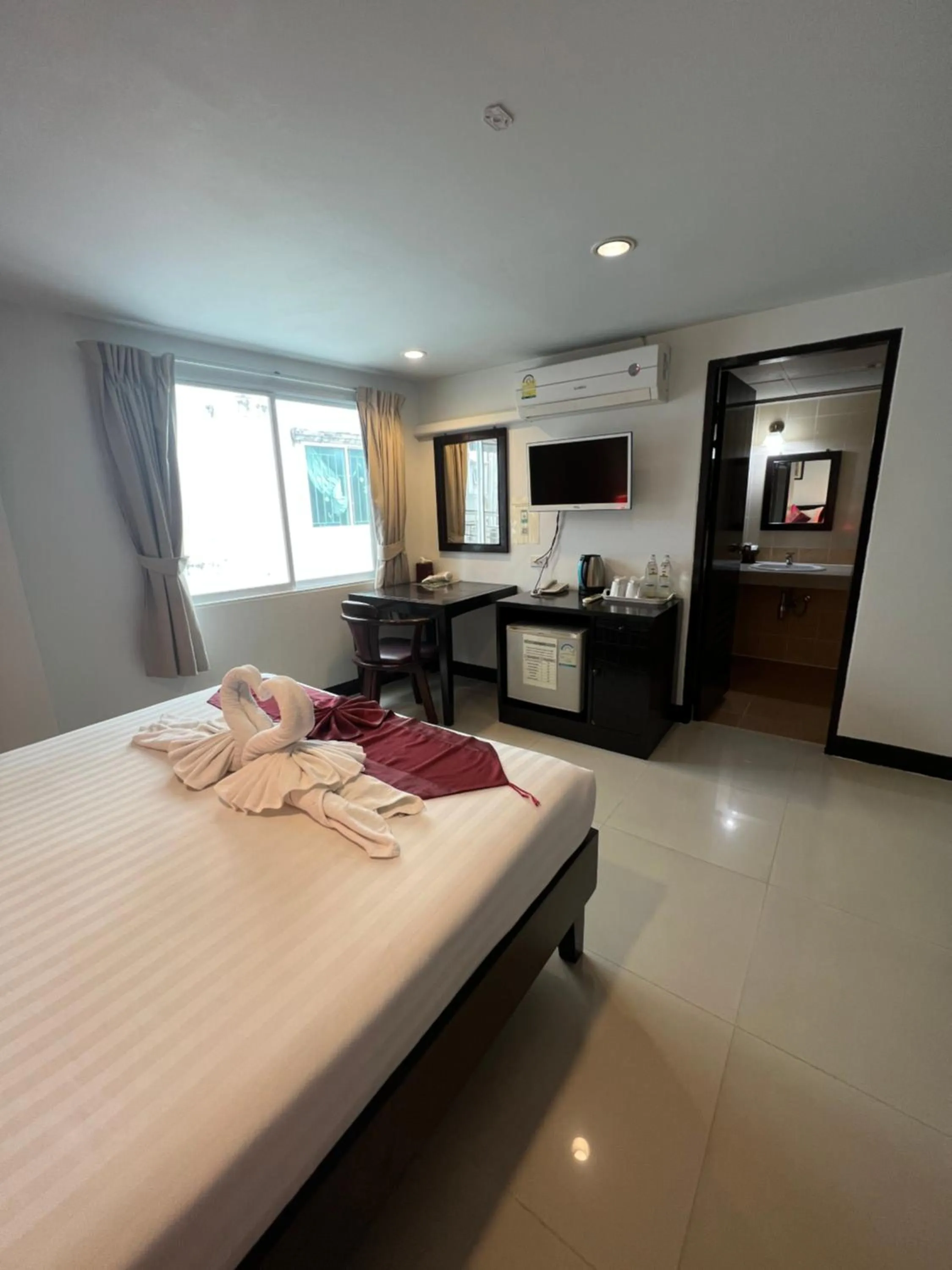 Bedroom, Bed in Silver Resortel