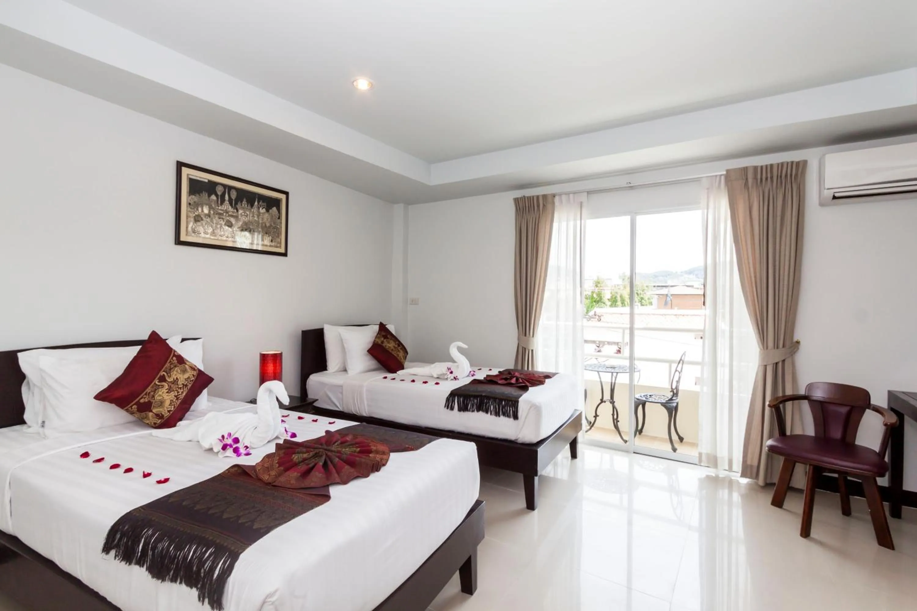 Bed in Silver Resortel