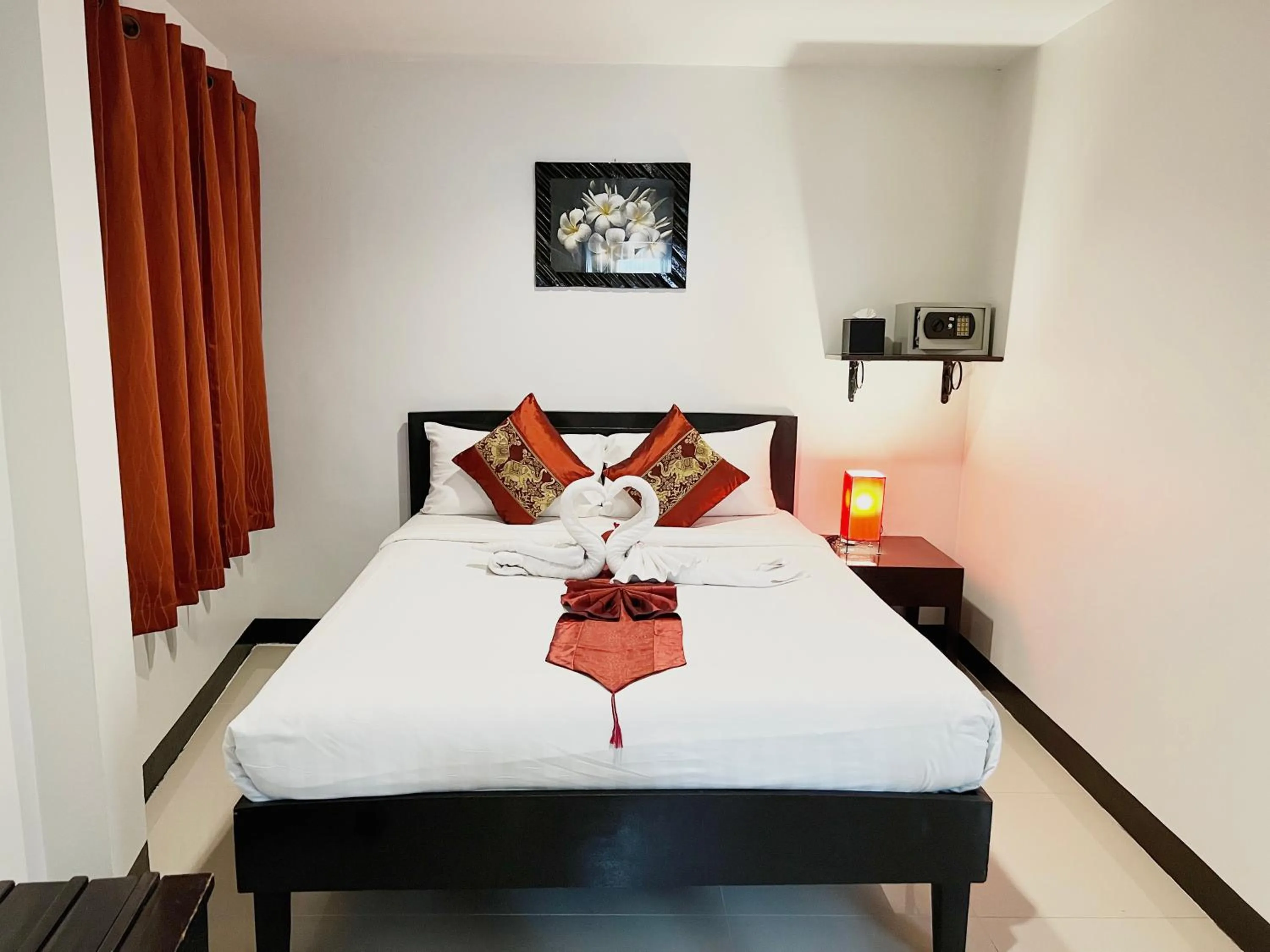 Bedroom, Bed in Silver Resortel