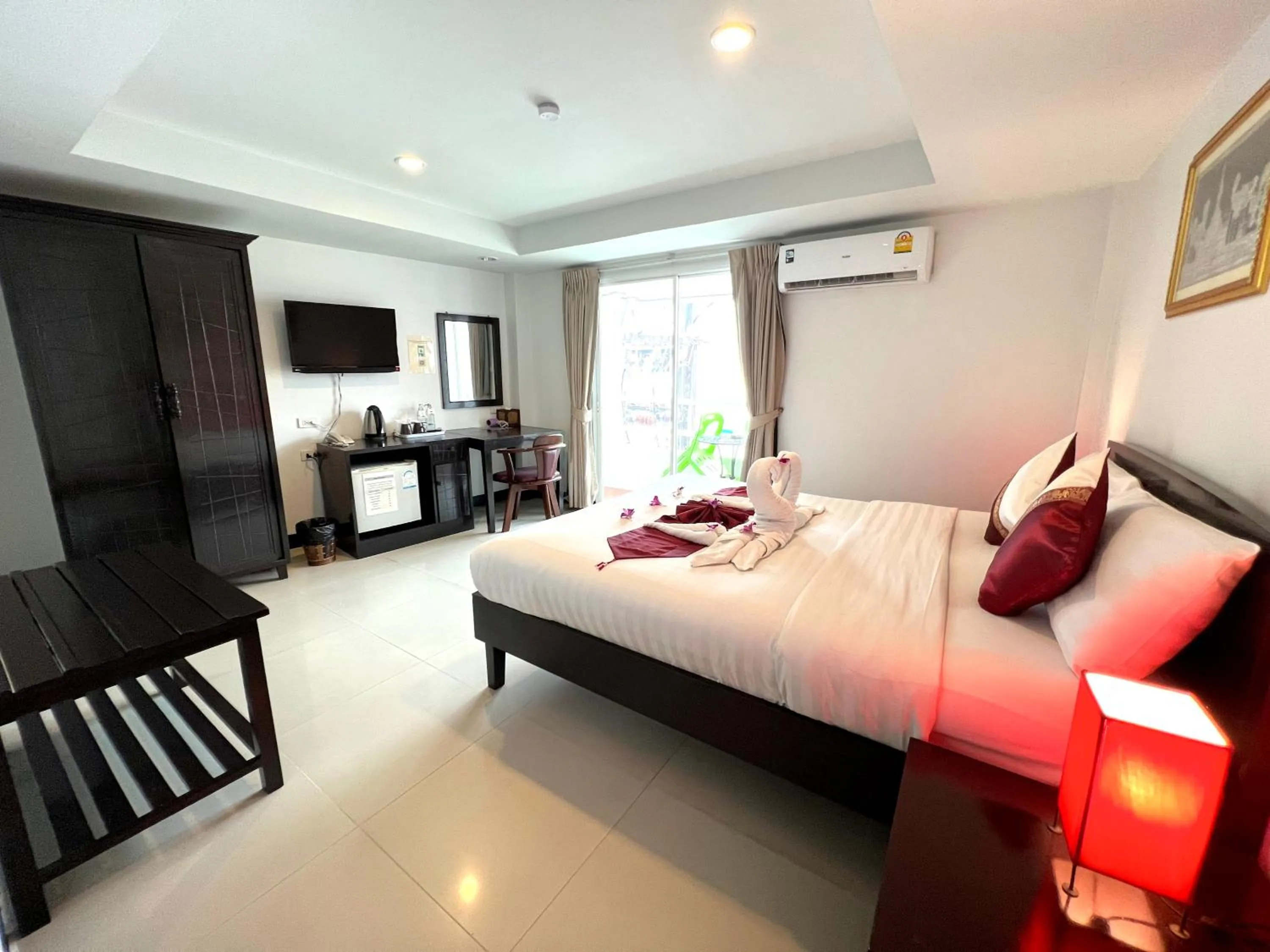 Bedroom, Bed in Silver Resortel