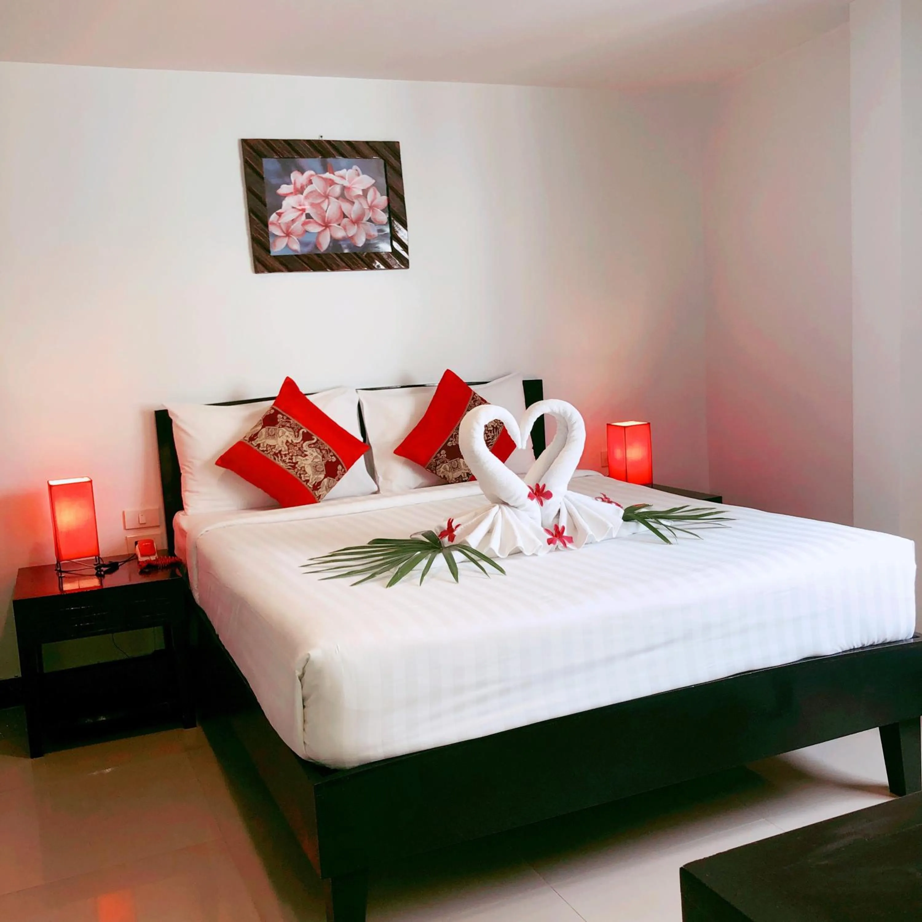 Photo of the whole room, Bed in Silver Resortel