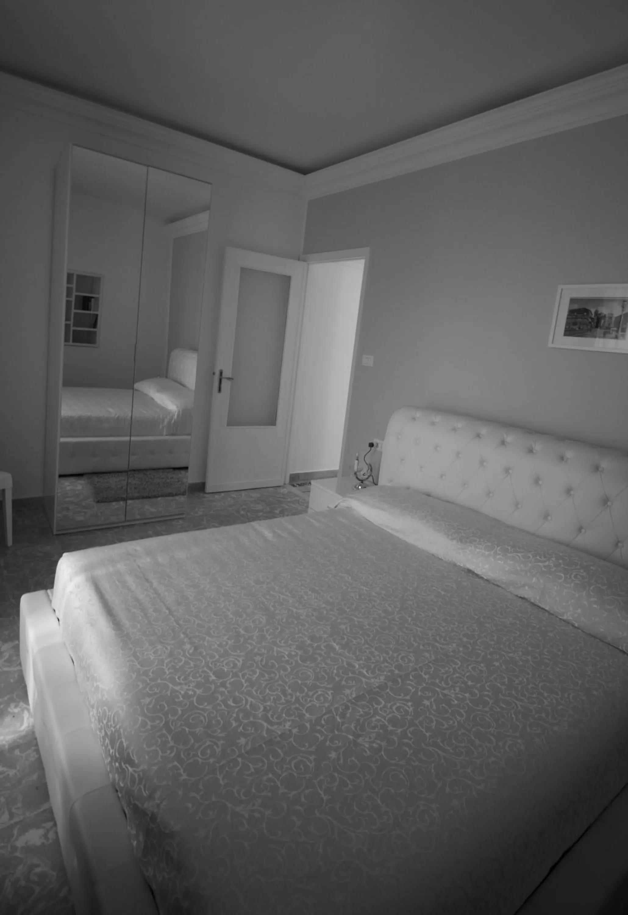 Photo of the whole room, Bed in Gualtiero Camere & Suite