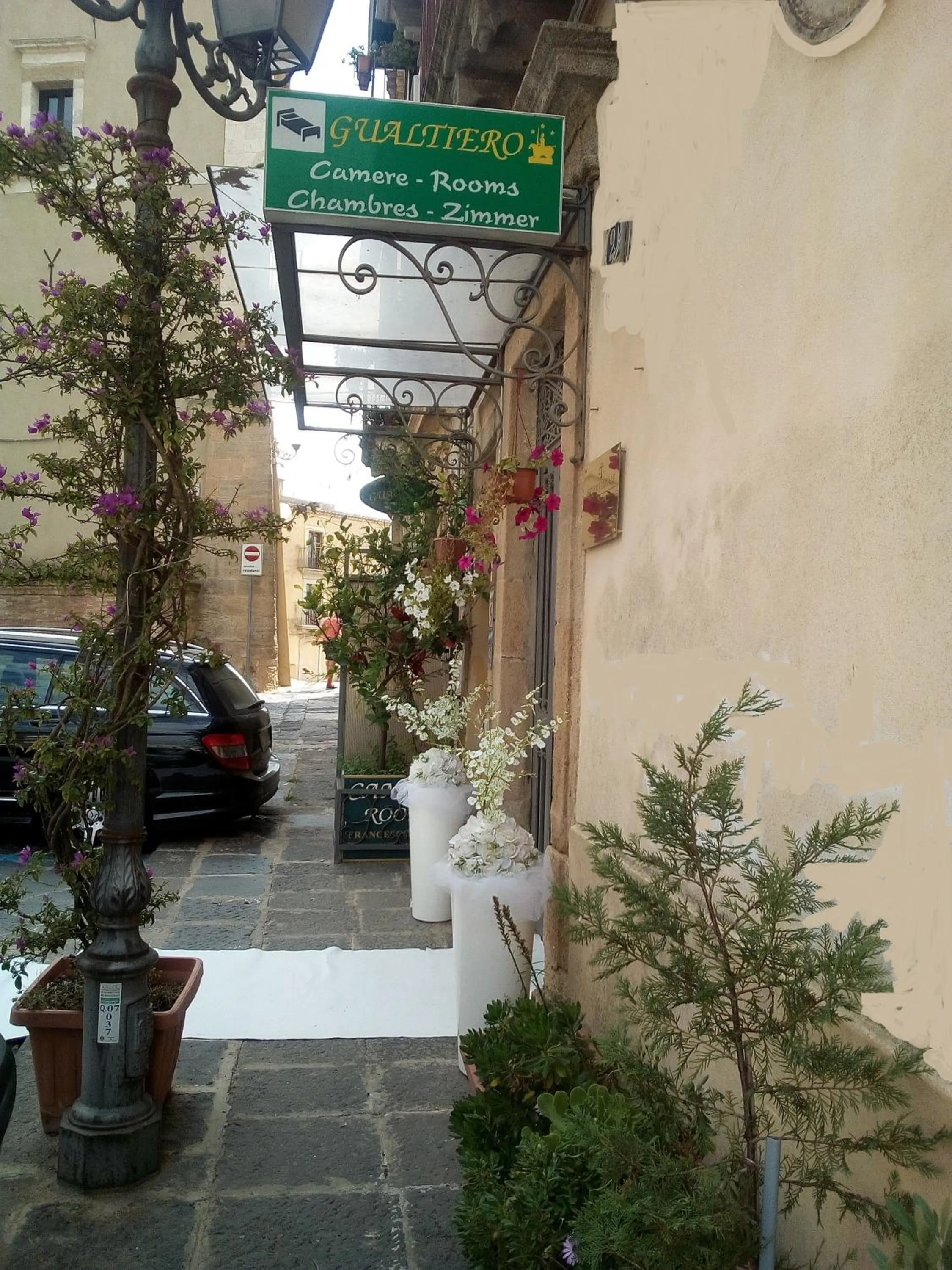 Gualtiero Camere & Suite