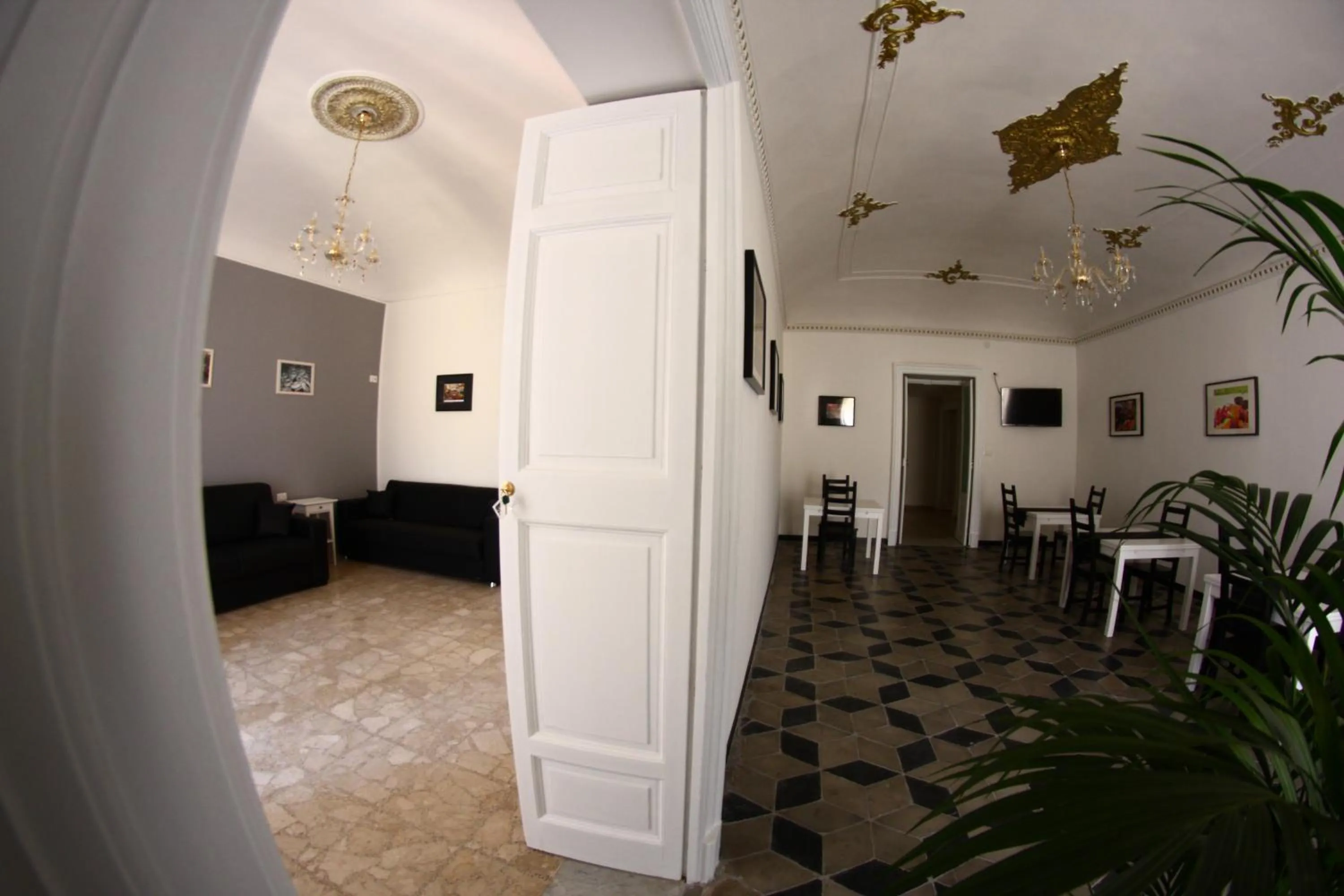 Gualtiero Camere & Suite