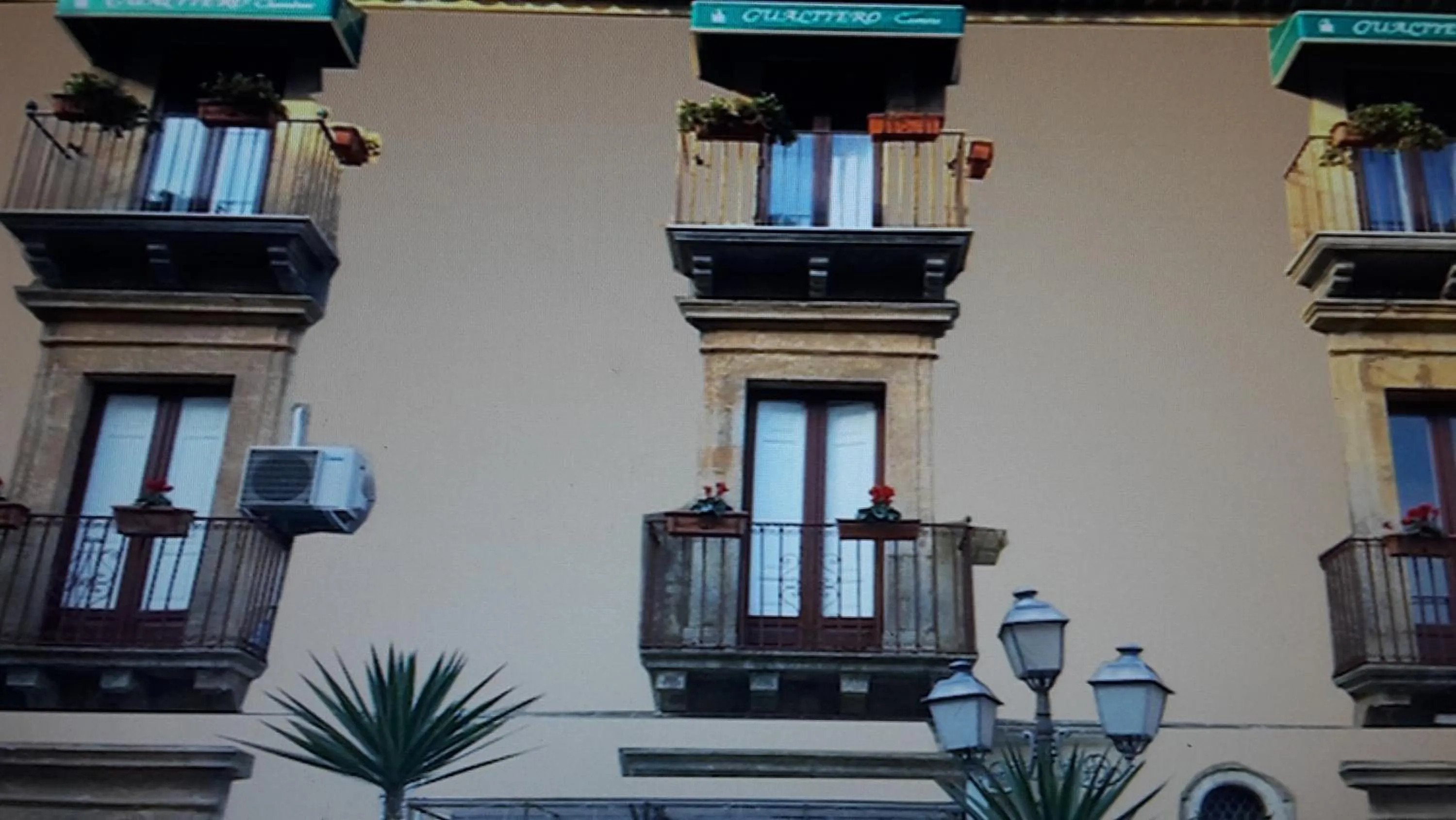 Property building in Gualtiero Camere & Suite
